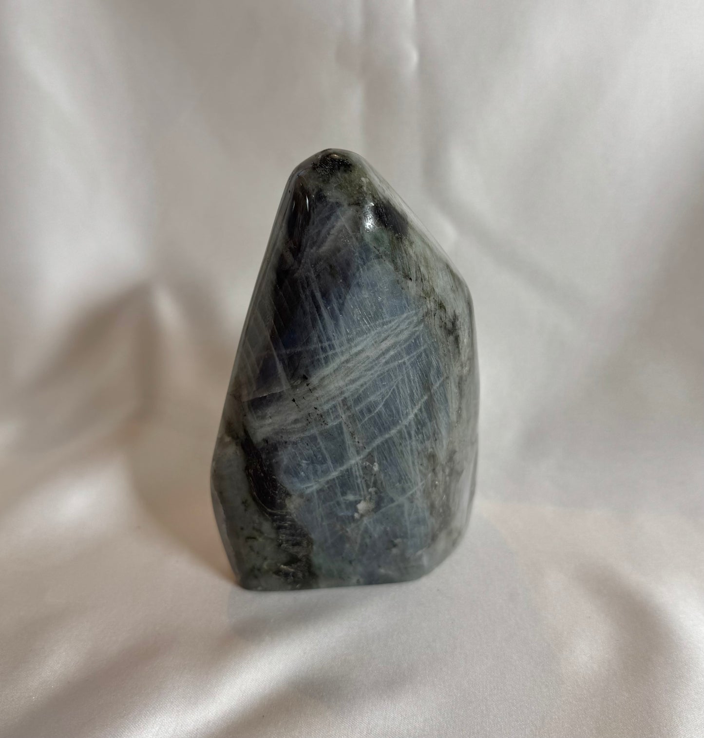 Paarse Labradoriet Sculptuur Nr. 406
