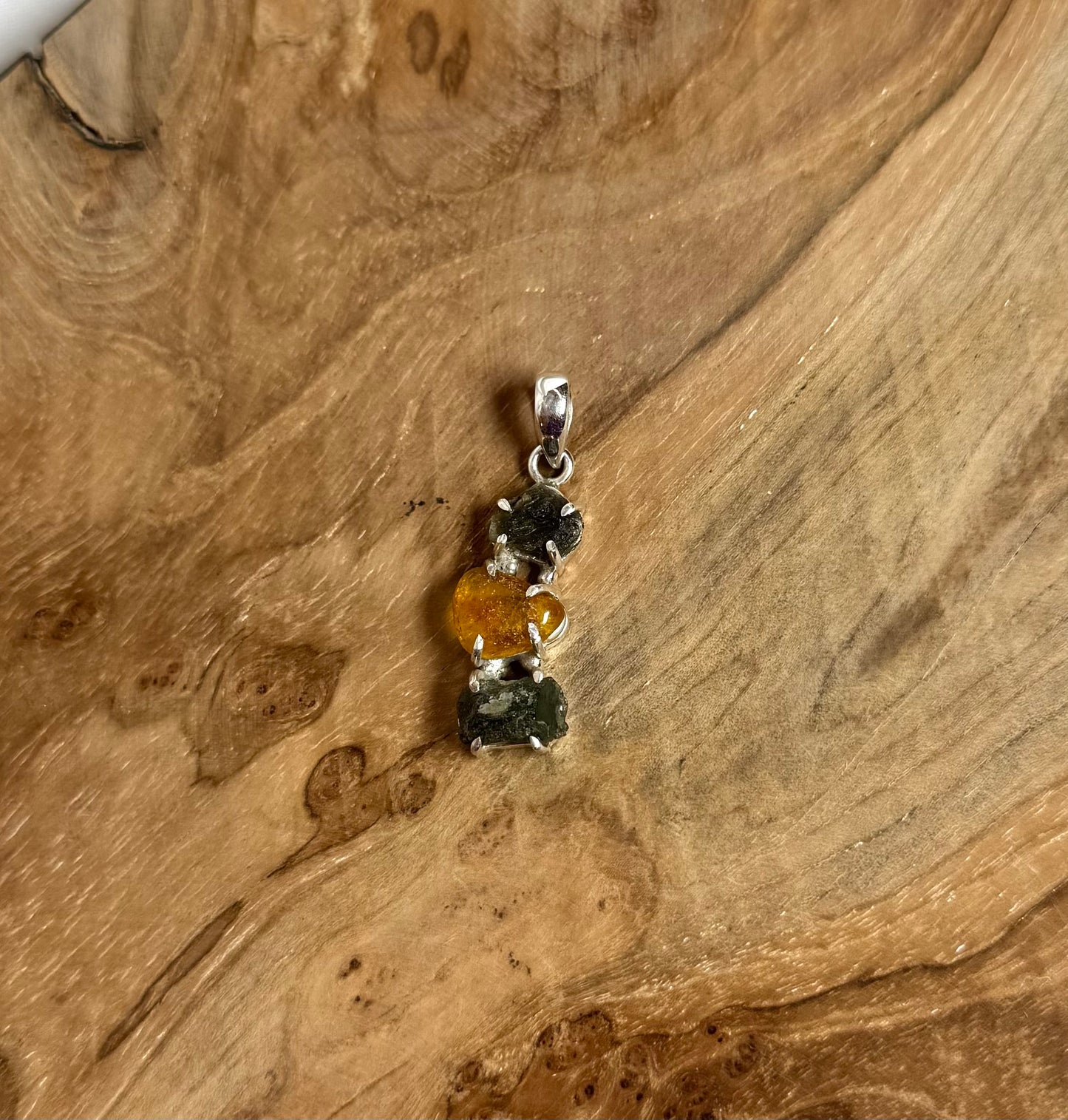 Moldaviet Dubbel en Amber Hanger 925 Zilver A12