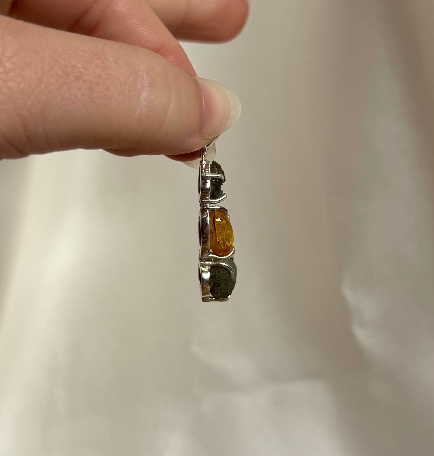 Moldaviet Dubbel en Amber Hanger 925 Zilver A12