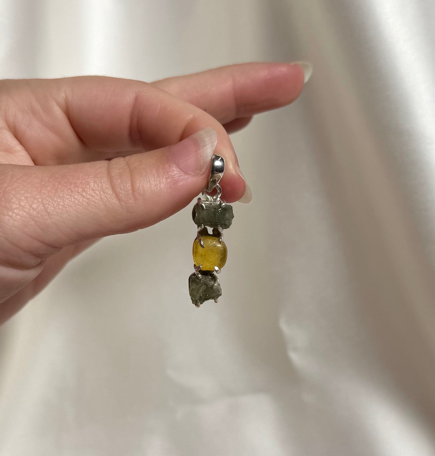 Moldaviet Dubbel en Amber Hanger 925 Zilver A15