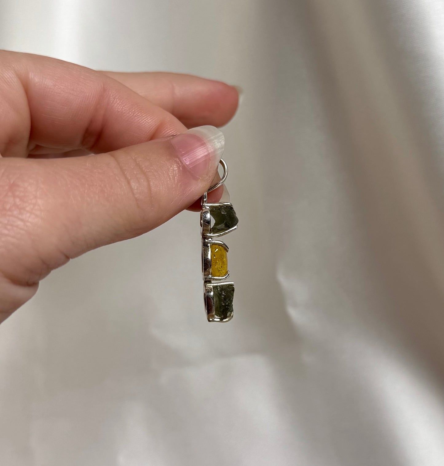 Moldaviet Dubbel en Amber Hanger 925 Zilver A15