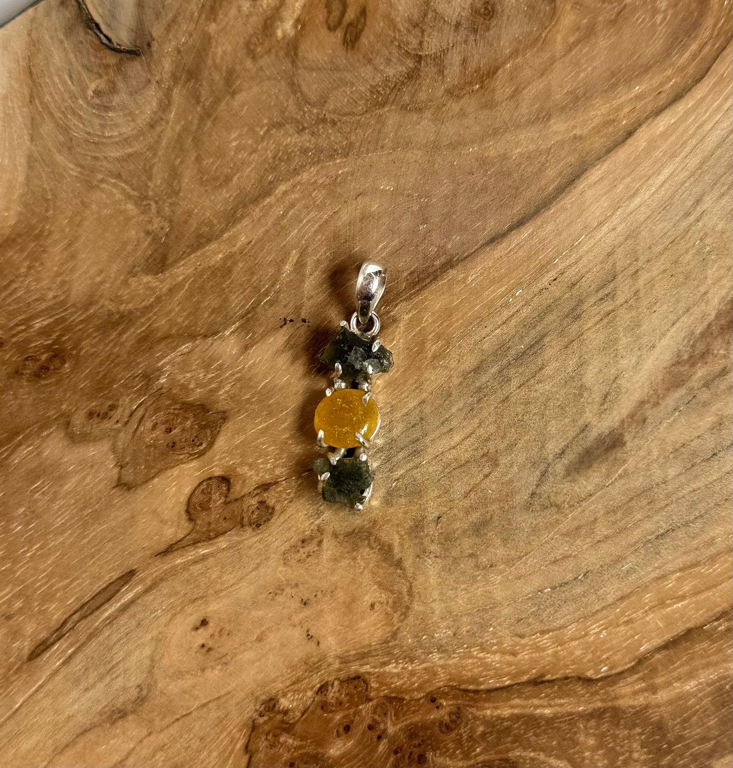 Moldaviet Dubbel en Amber Hanger 925 Zilver A16