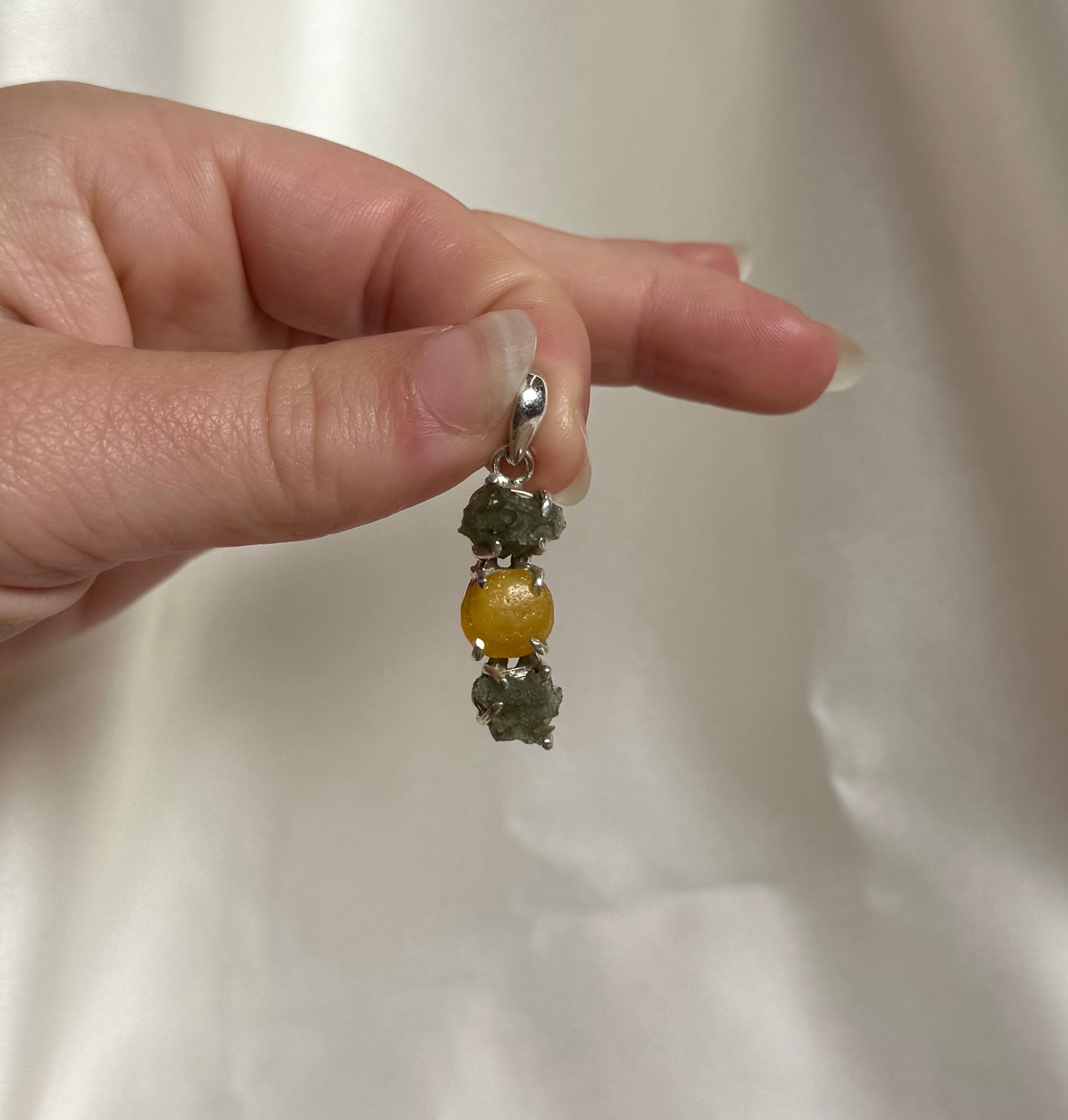 Moldaviet Dubbel en Amber Hanger 925 Zilver A16