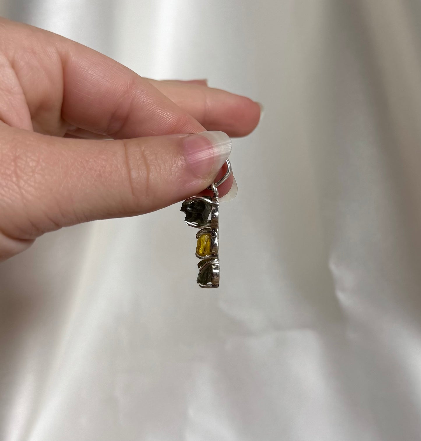 Moldaviet Dubbel en Amber Hanger 925 Zilver A17