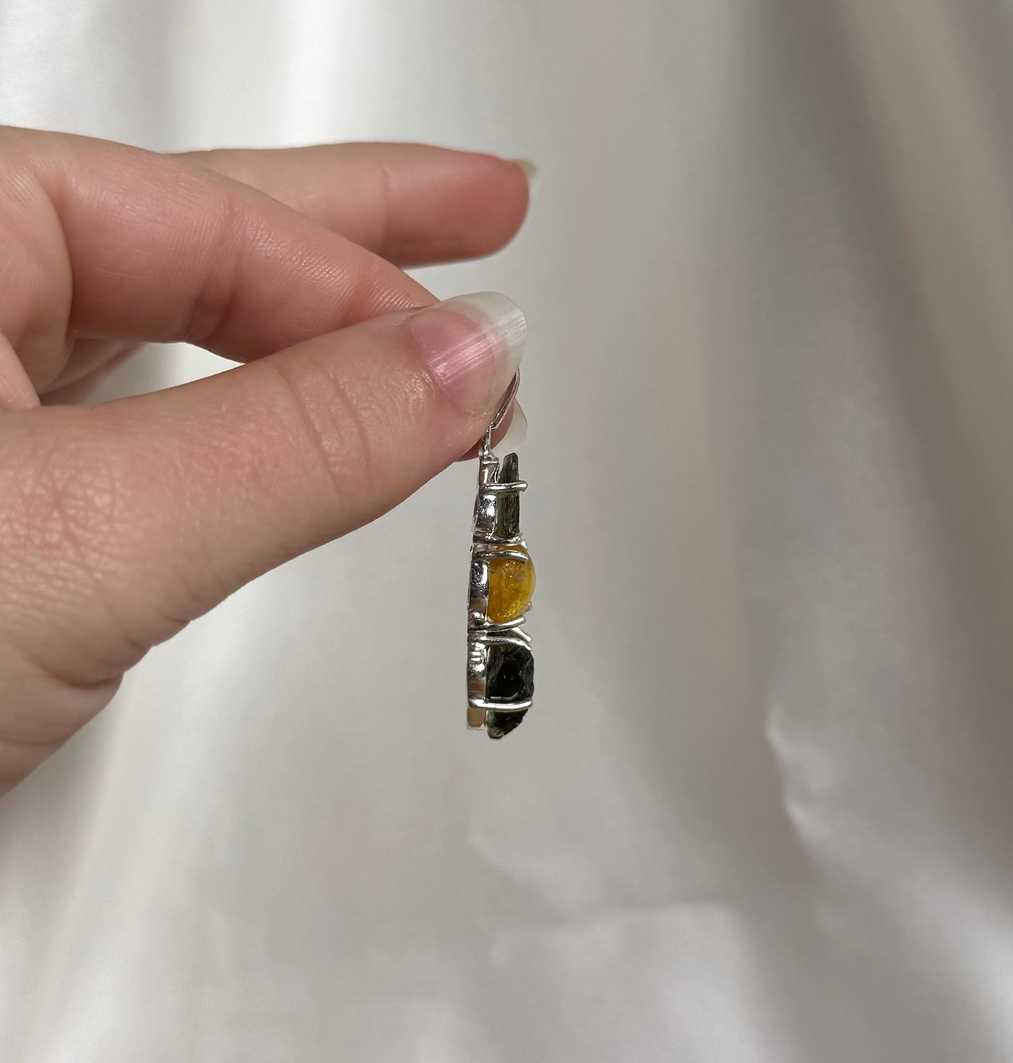 Moldaviet Dubbel en Amber Hanger 925 Zilver A19