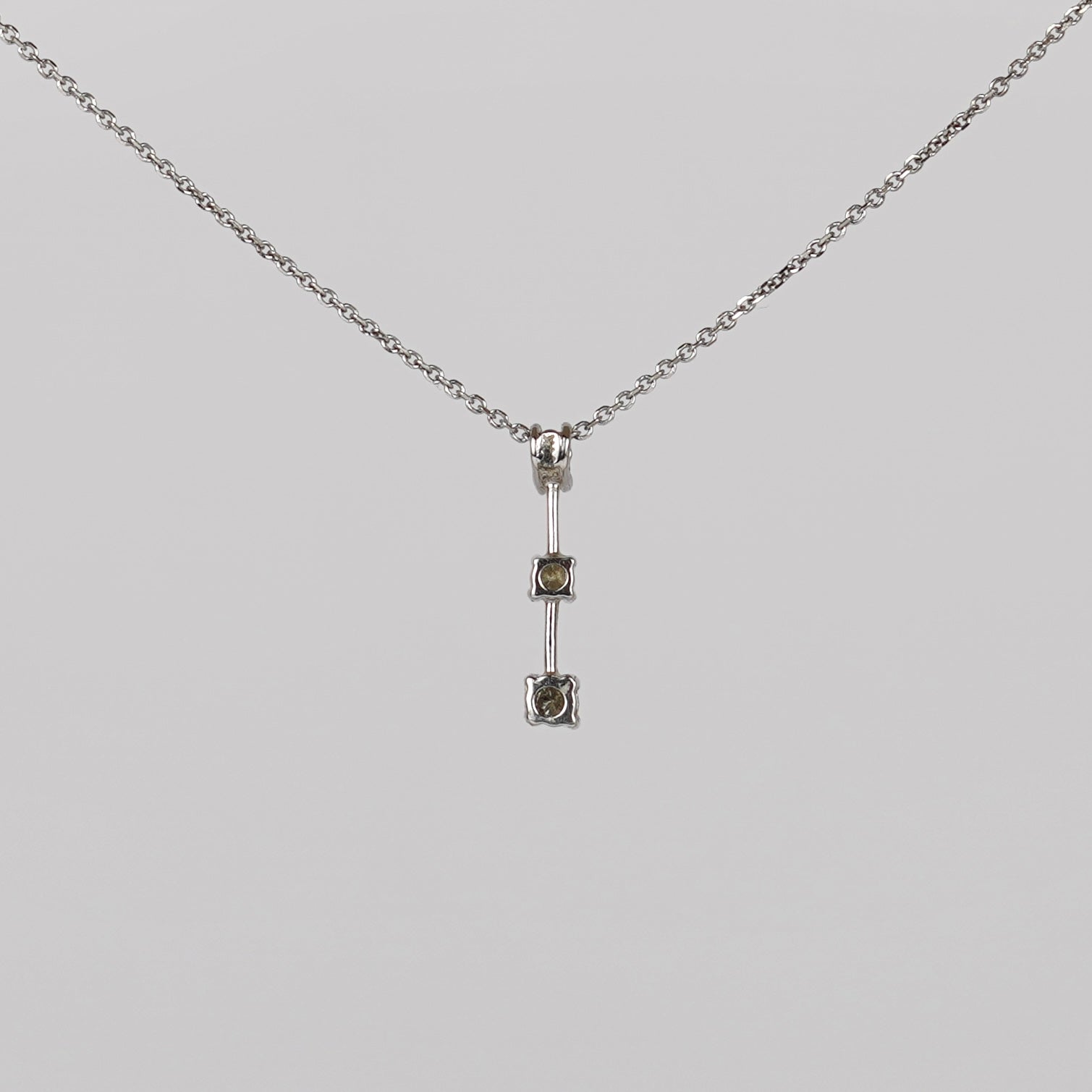14 Karaat Witgouden Ketting met 3 Natuurlijke Diamanten