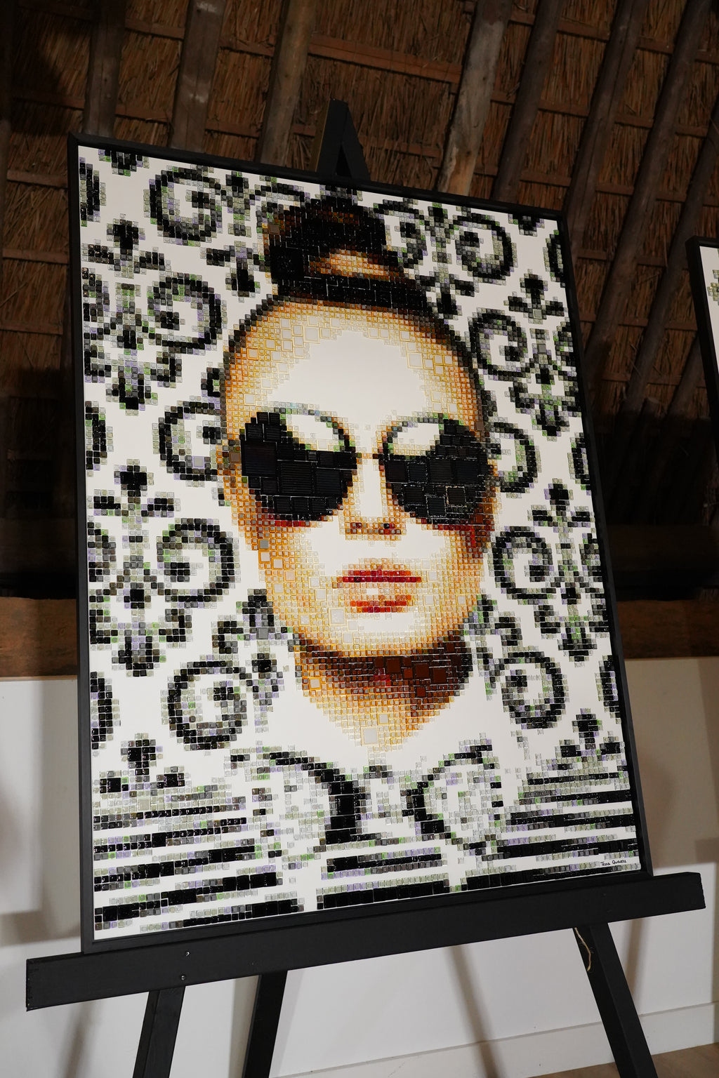 ‘JULIA’ b&w Tessa Qwartz