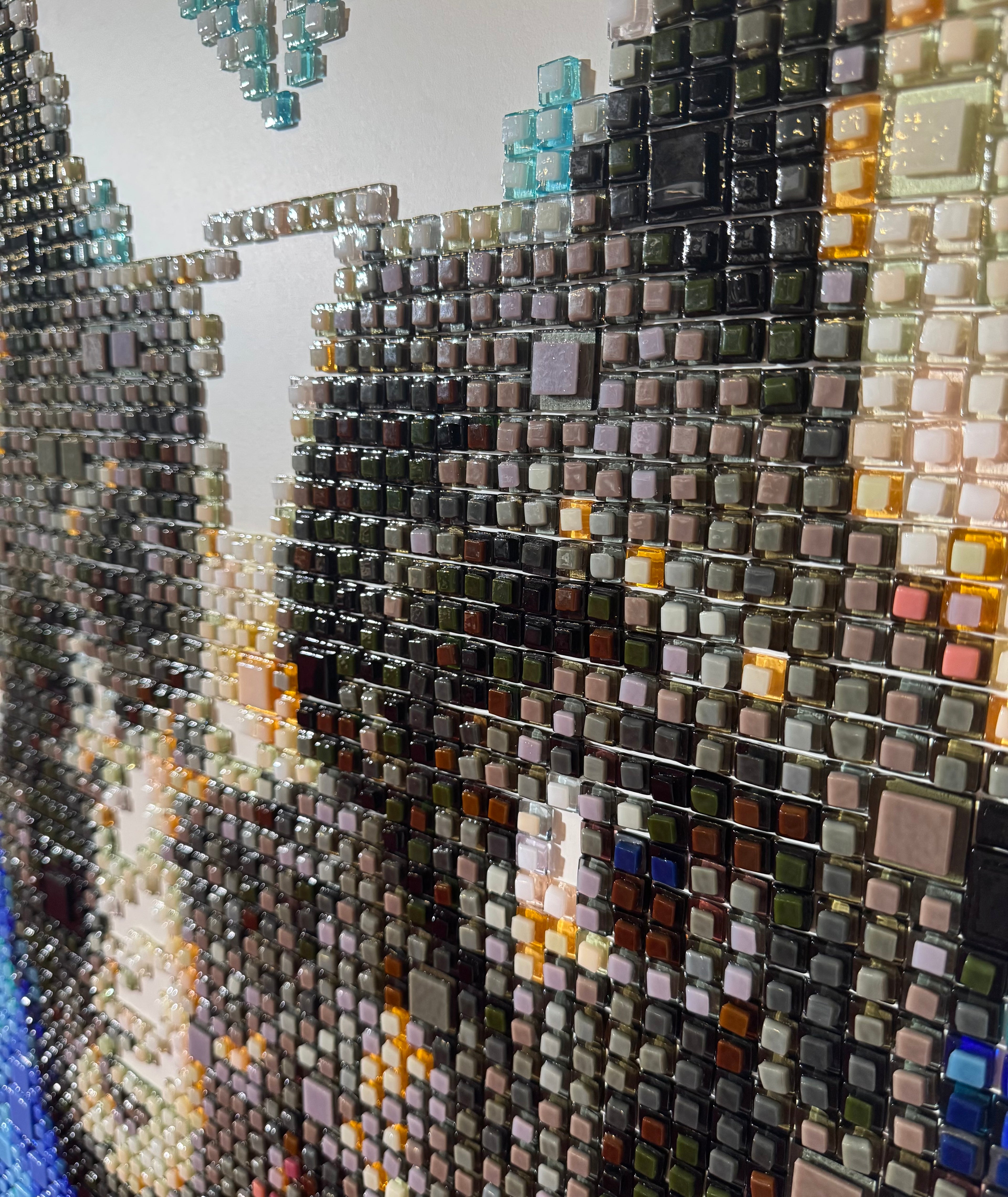 ‘FRENCHIE VUITTON’ Tessa Qwartz