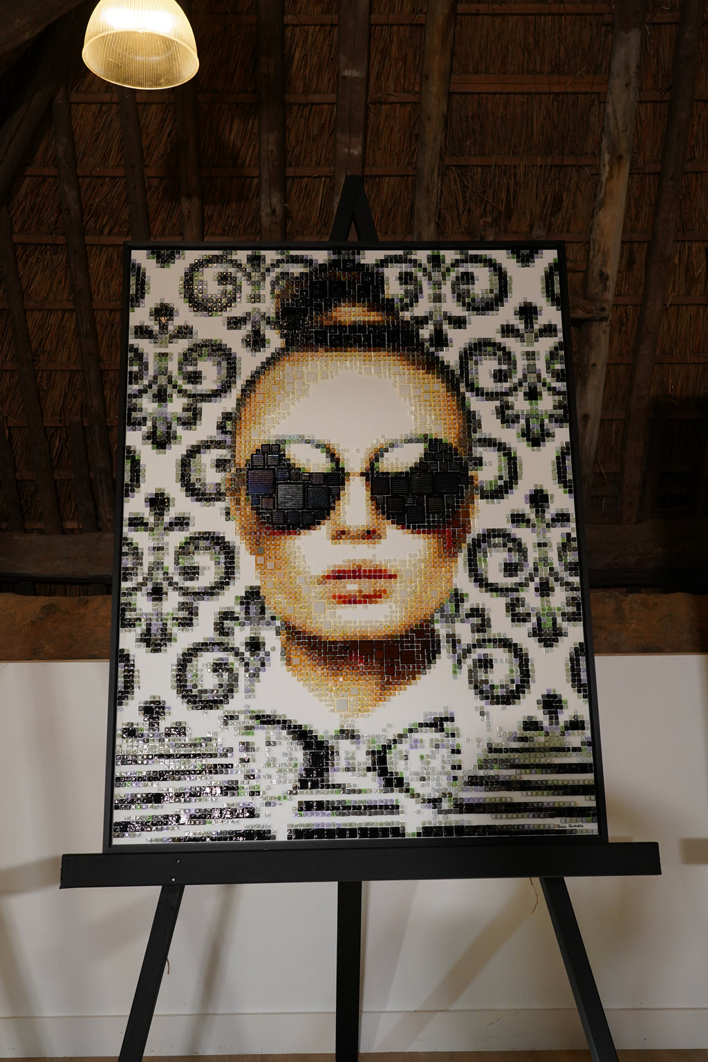 ‘JULIA’ b&w Tessa Qwartz