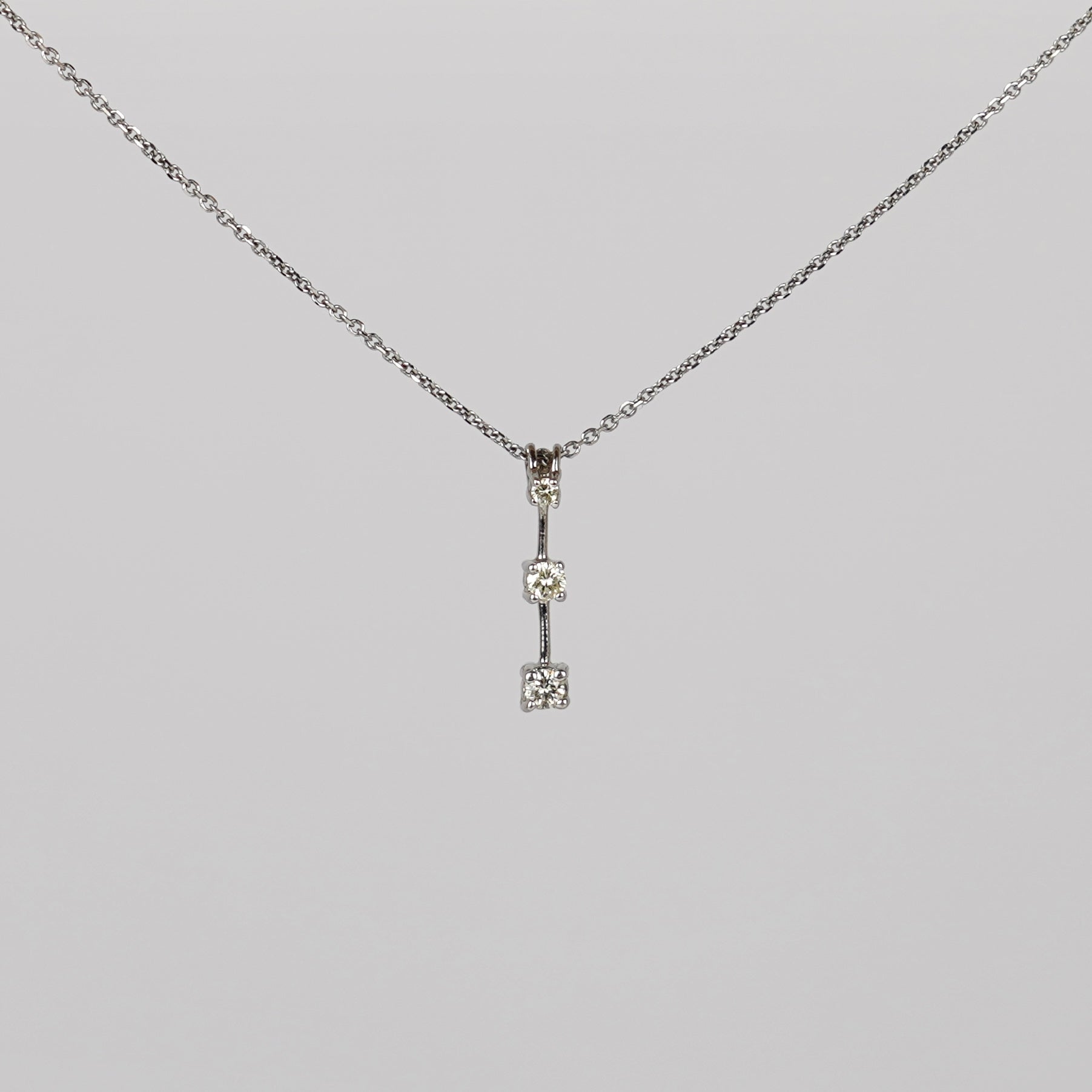 14 Karaat Witgouden Ketting met 3 Natuurlijke Diamanten