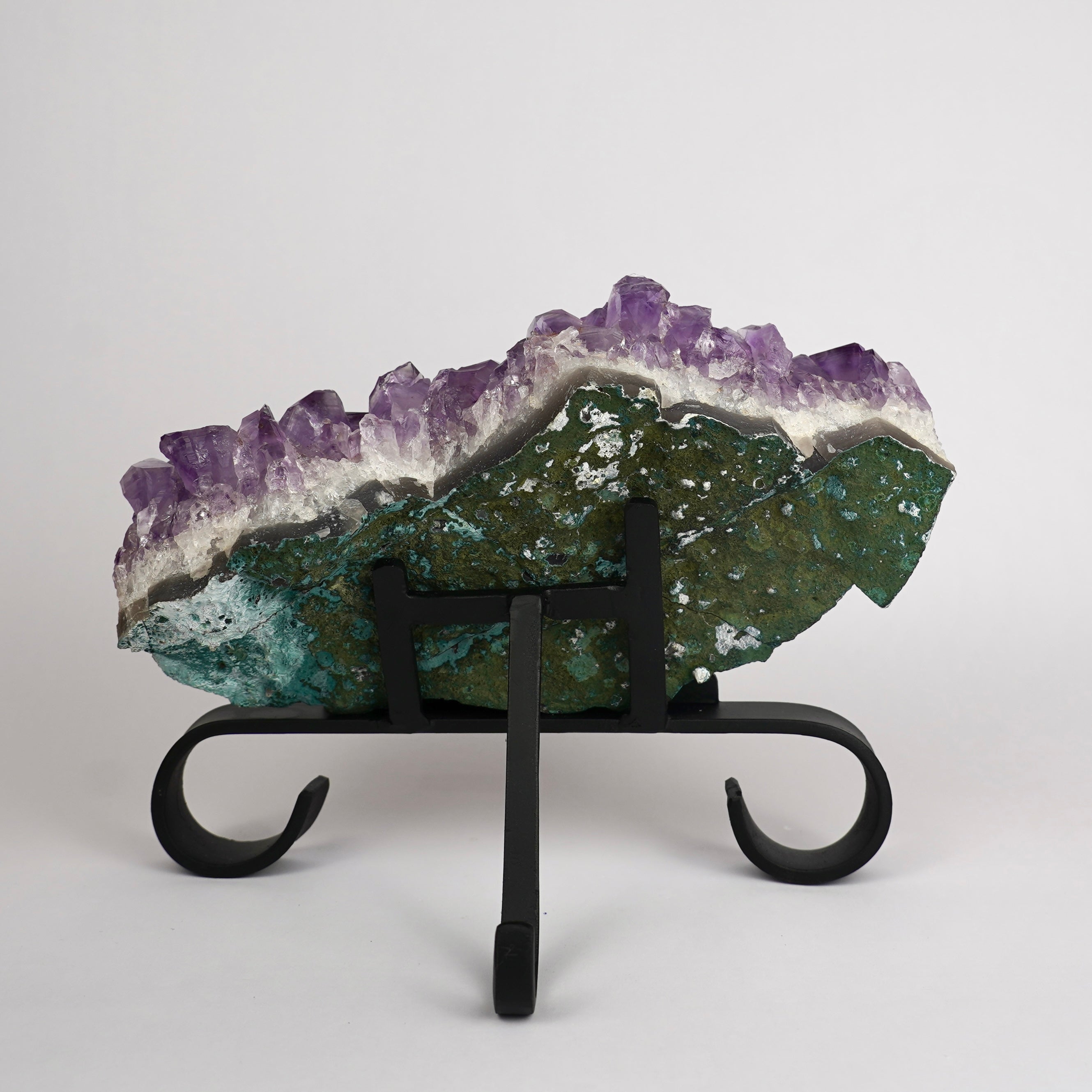 Amethist Ruw Op Standaard Nr. 325