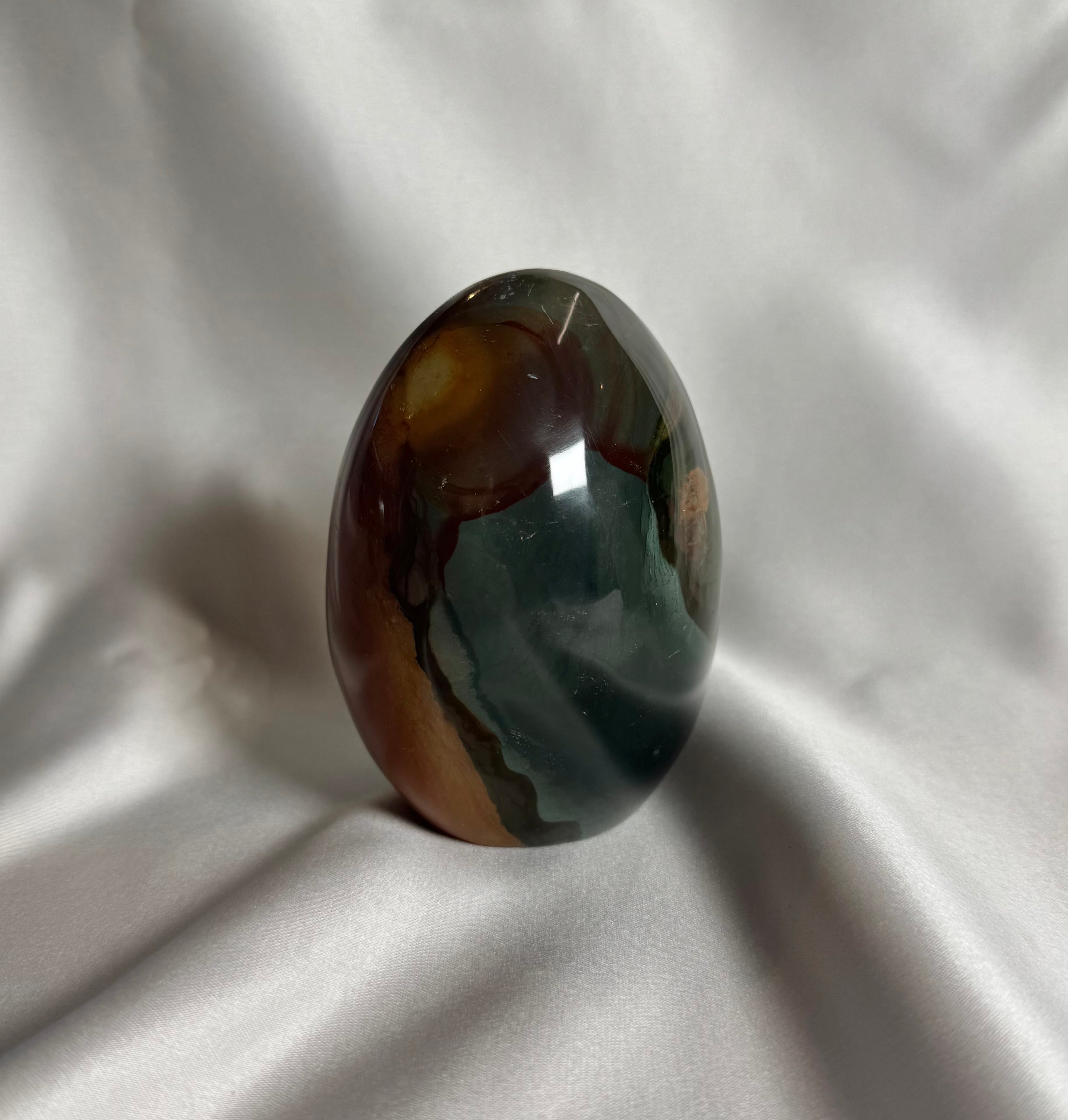 Polychroom Jaspis Sculptuur Nr. 331