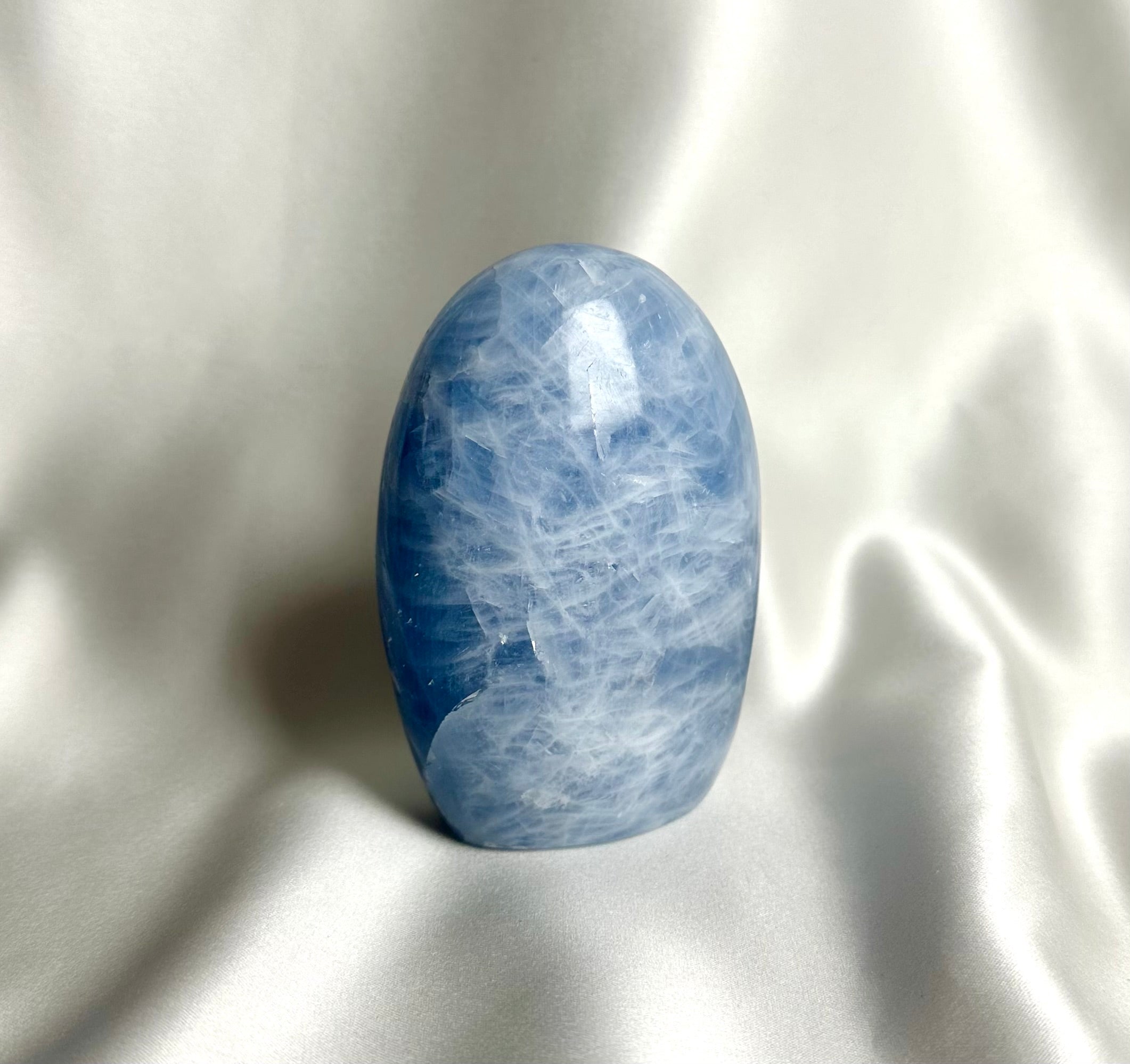 Blauwe Calciet Sculptuur Nr. 28