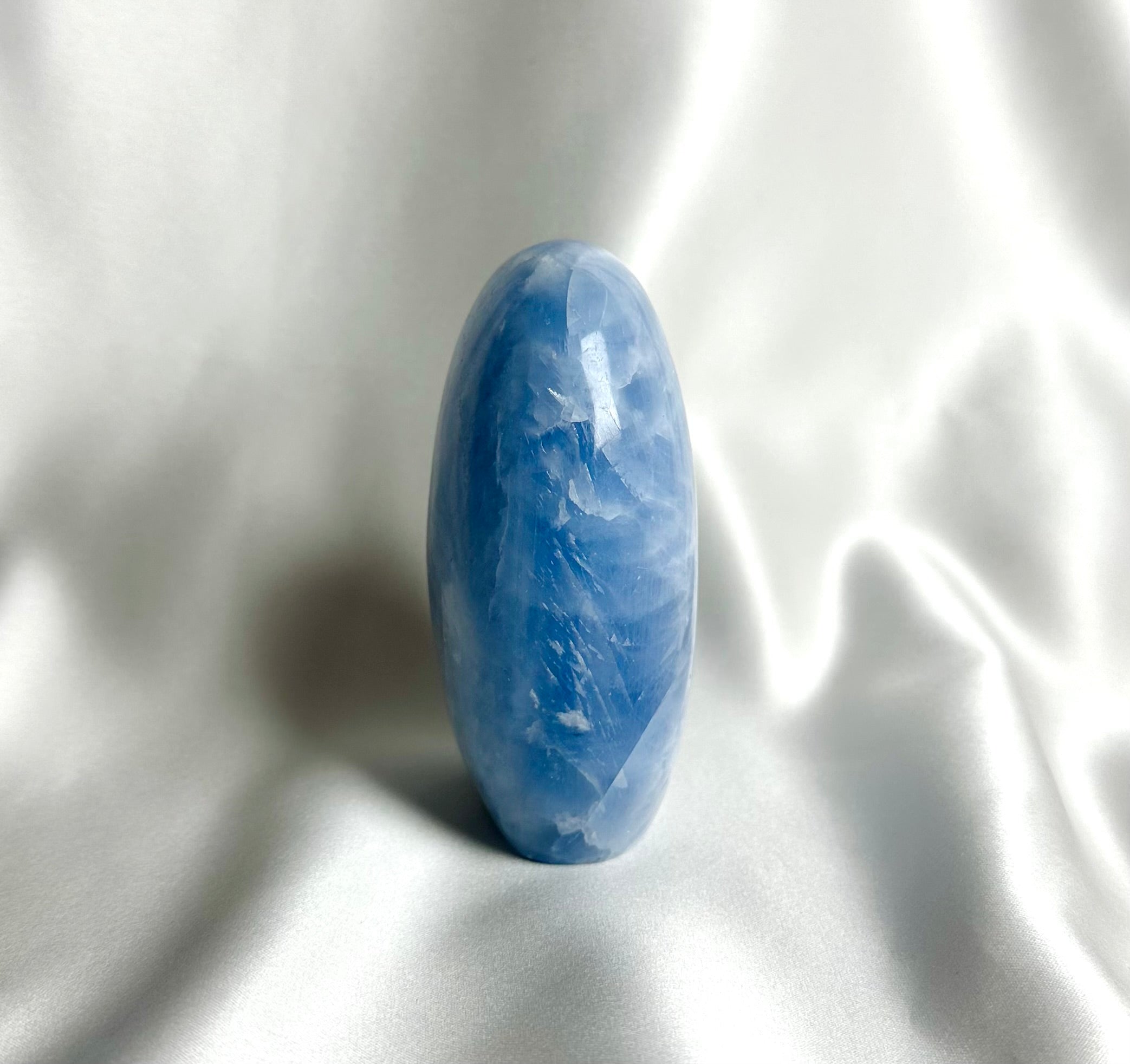 Blauwe Calciet Sculptuur Nr. 28