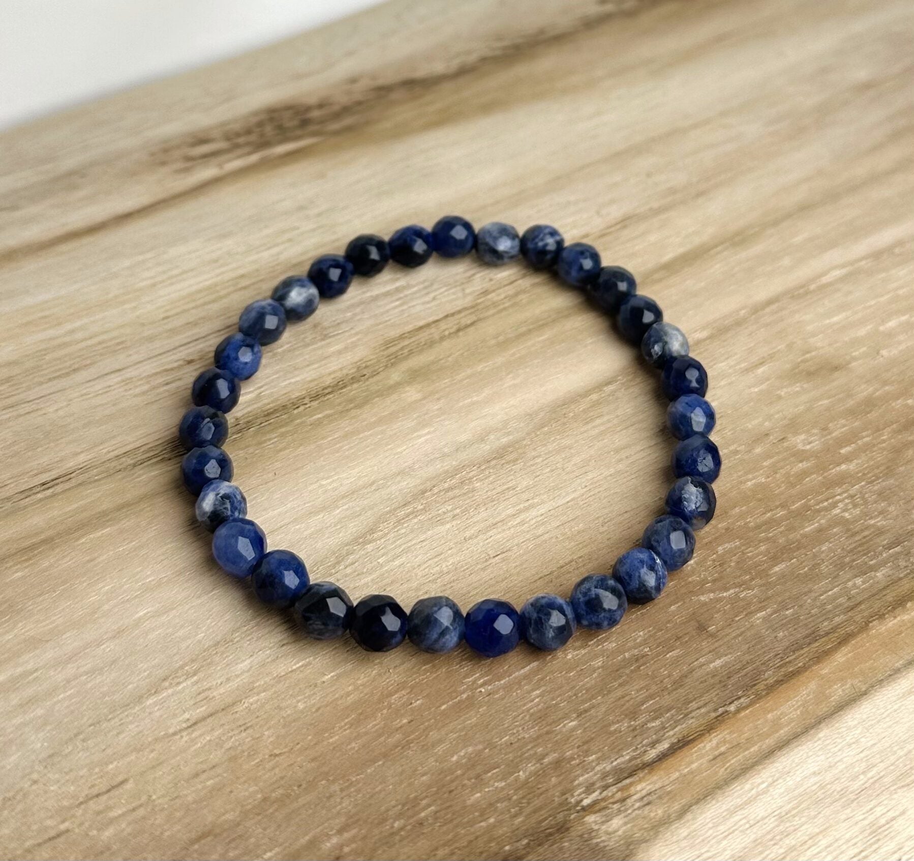 Sodaliet Facet Armband