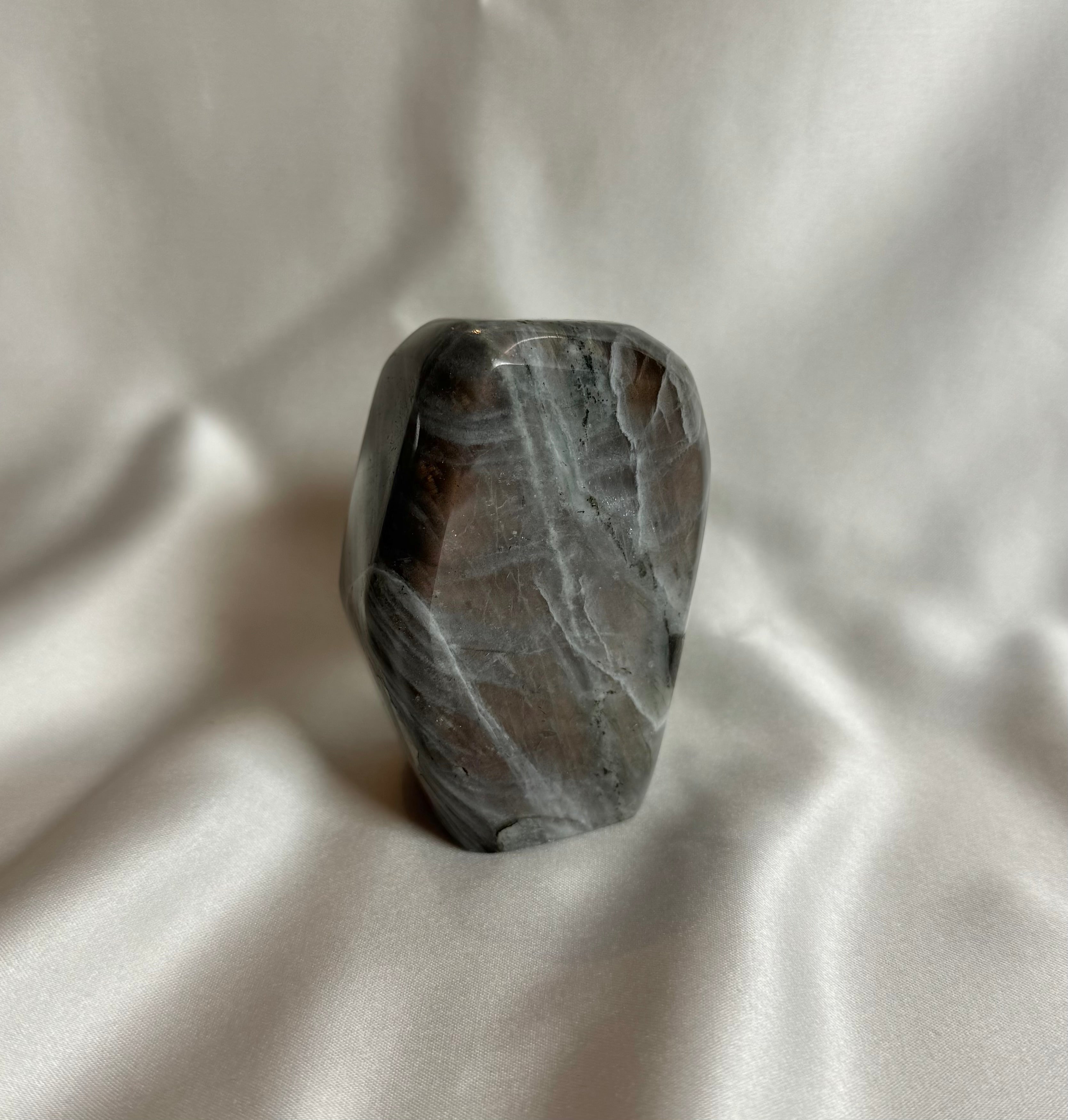 Labradoriet Paars Sculptuur Nr. 364