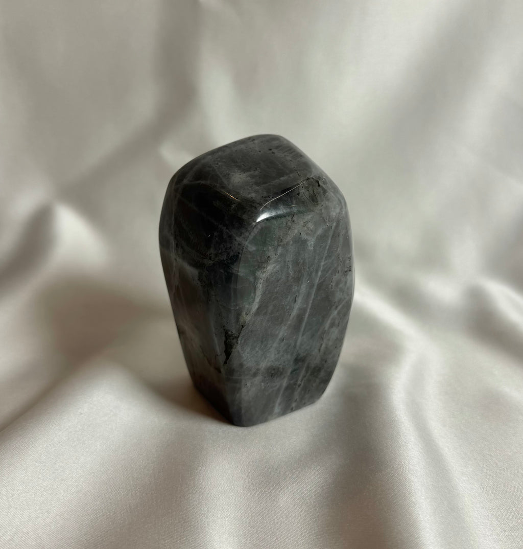 Labradoriet Paars Sculptuur Nr. 364