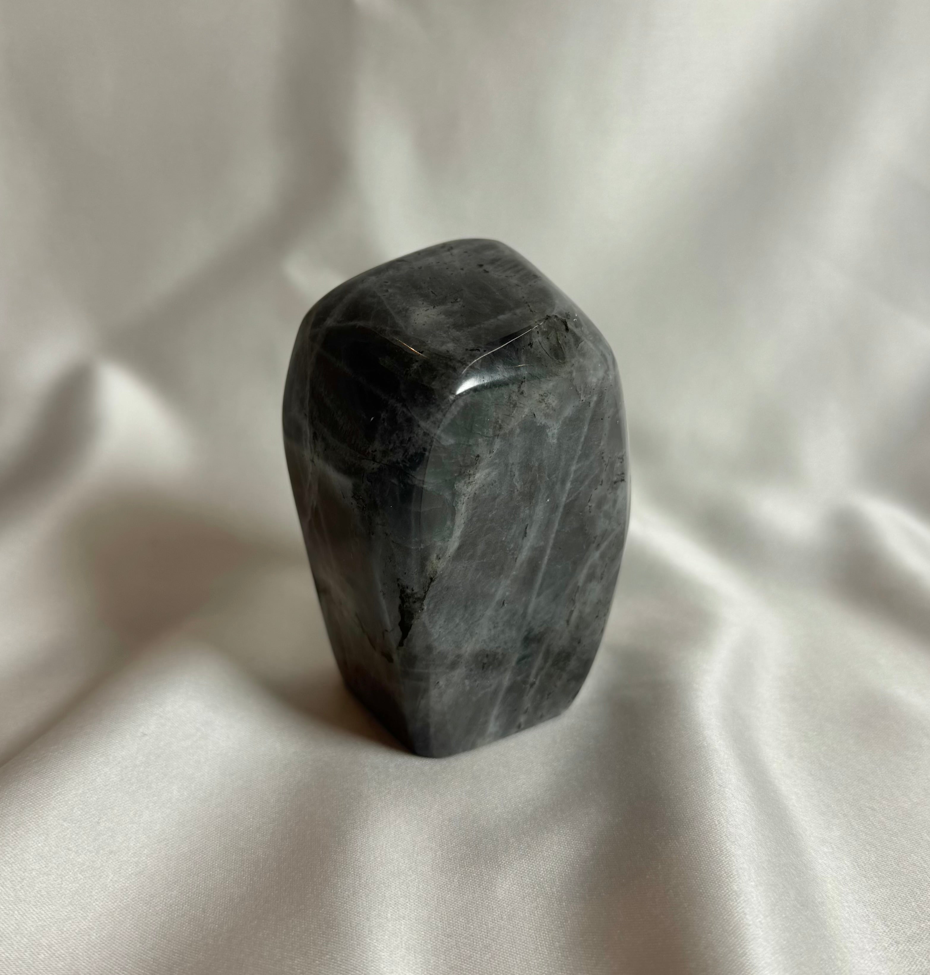 Labradoriet Paars Sculptuur Nr. 364