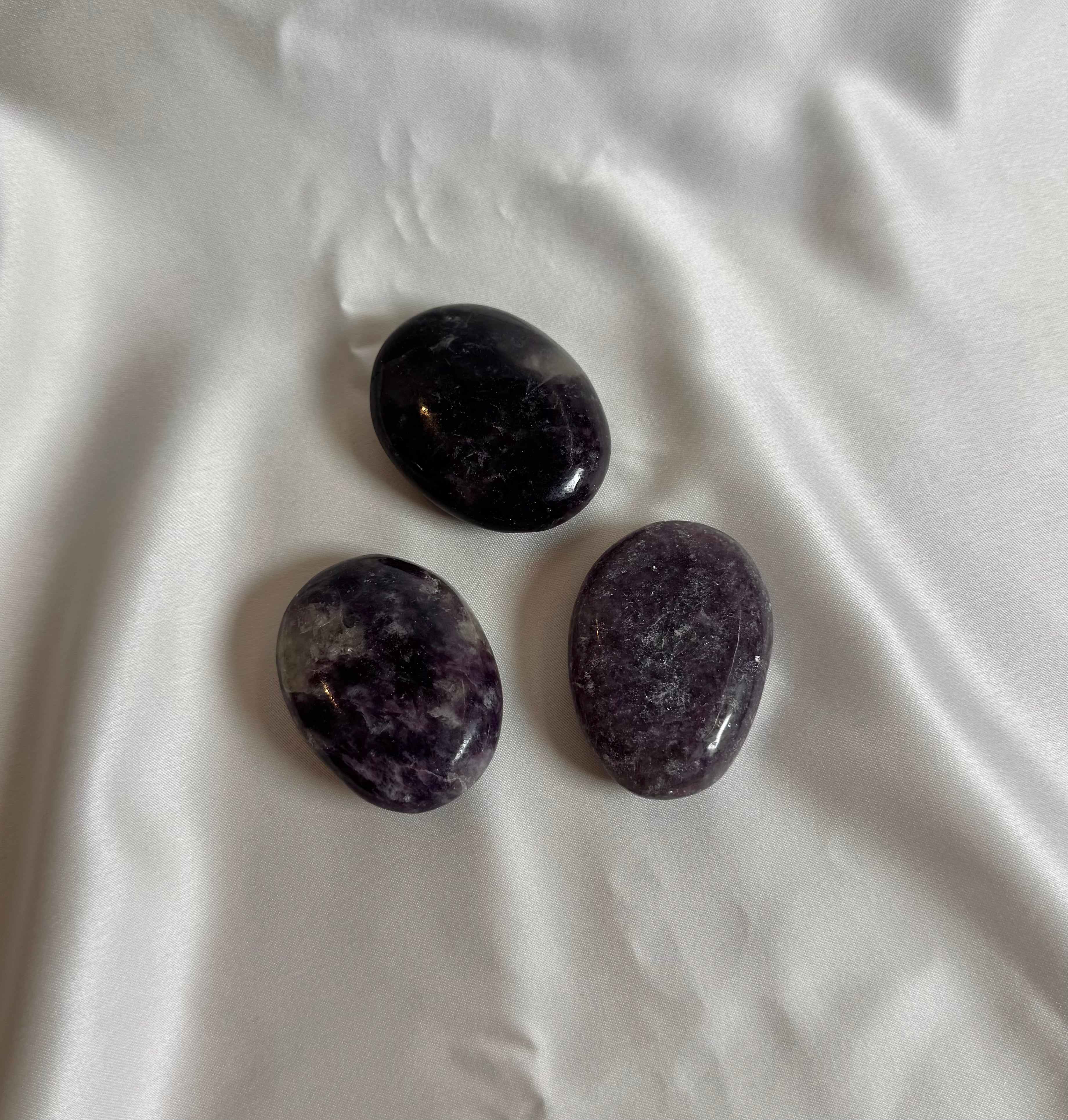 Lepidoliet Handsteen