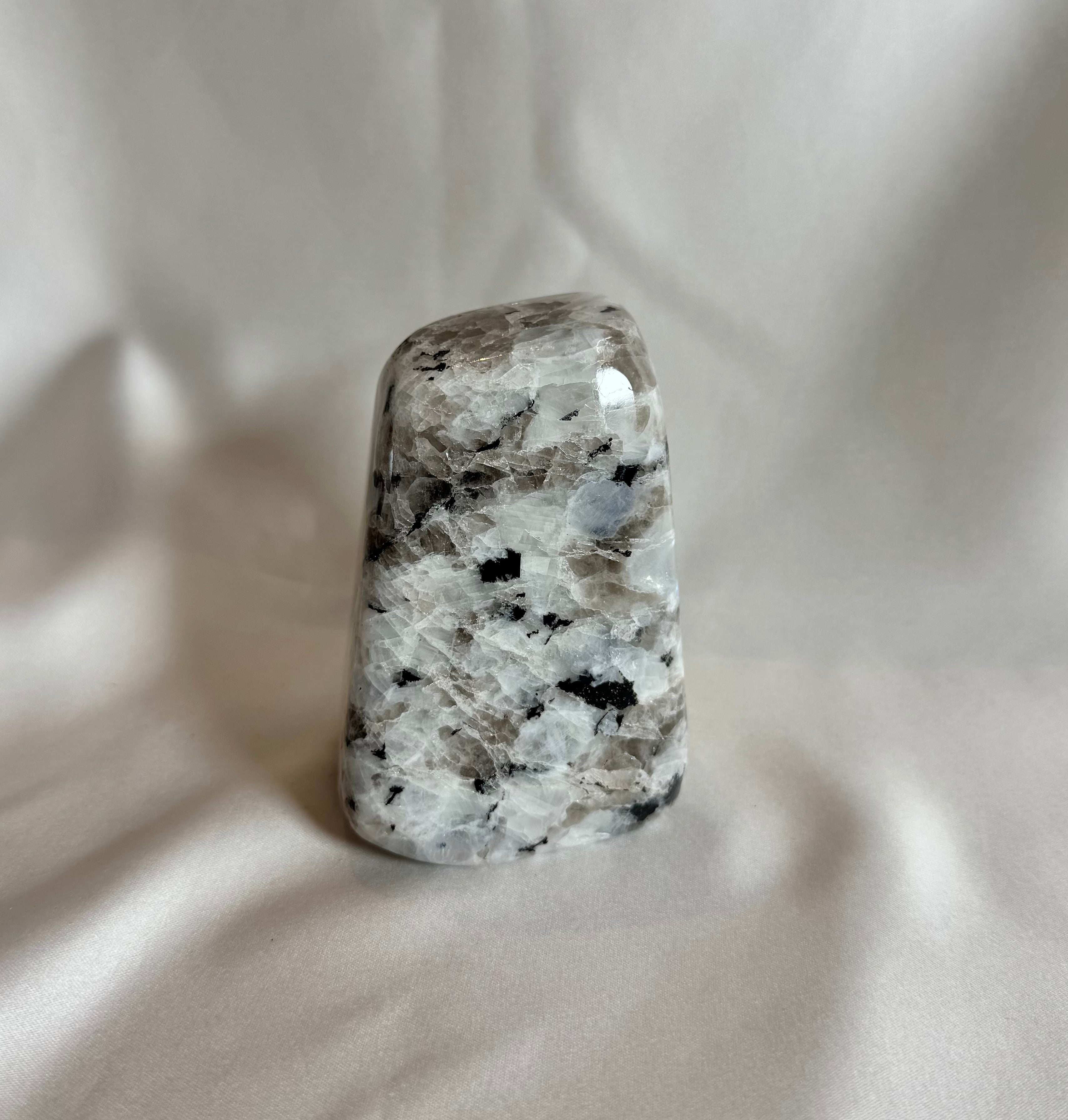 Regenboog Maansteen Sculptuur Nr. 404