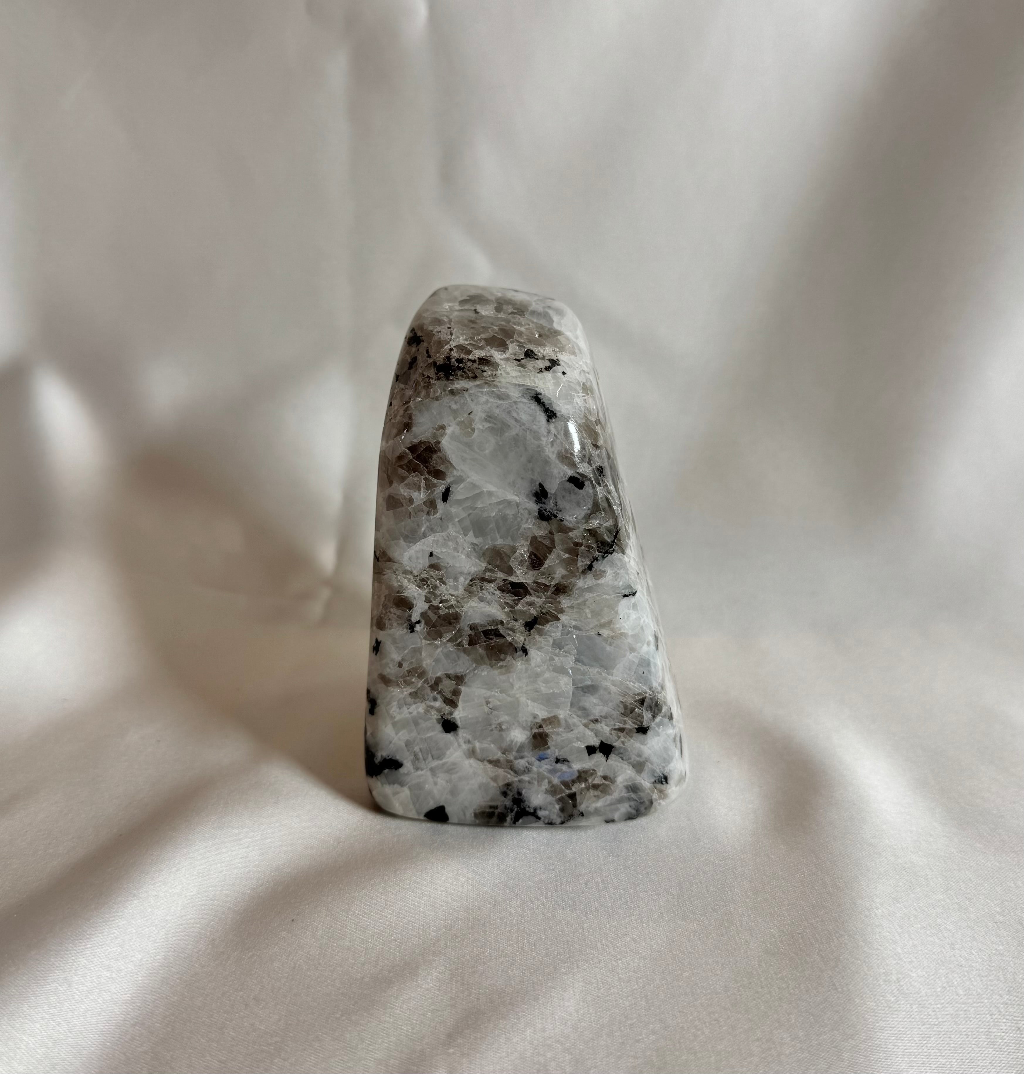 Regenboog Maansteen Sculptuur Nr. 404