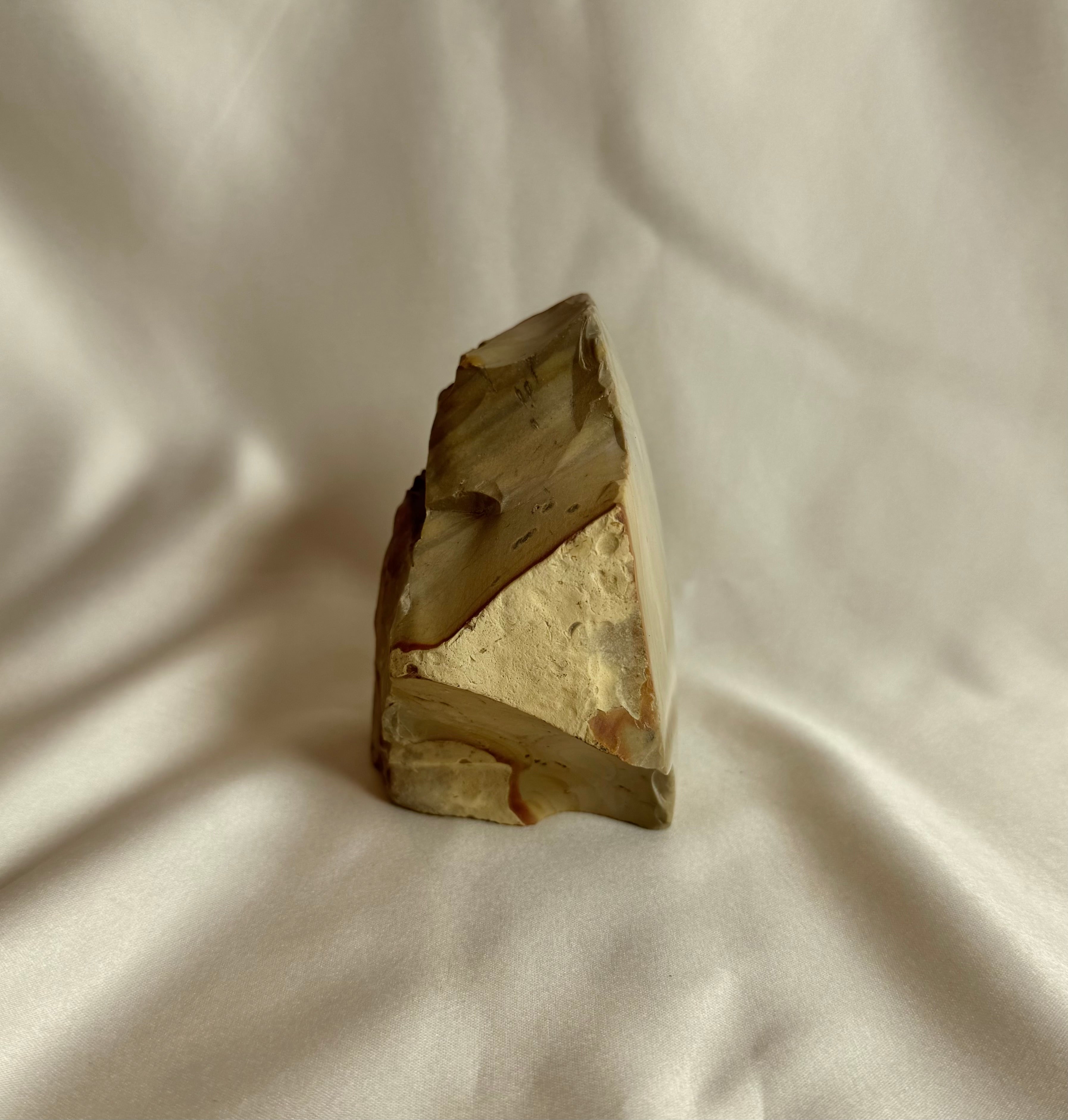 Polychroom Jaspis Sculptuur Nr. 414