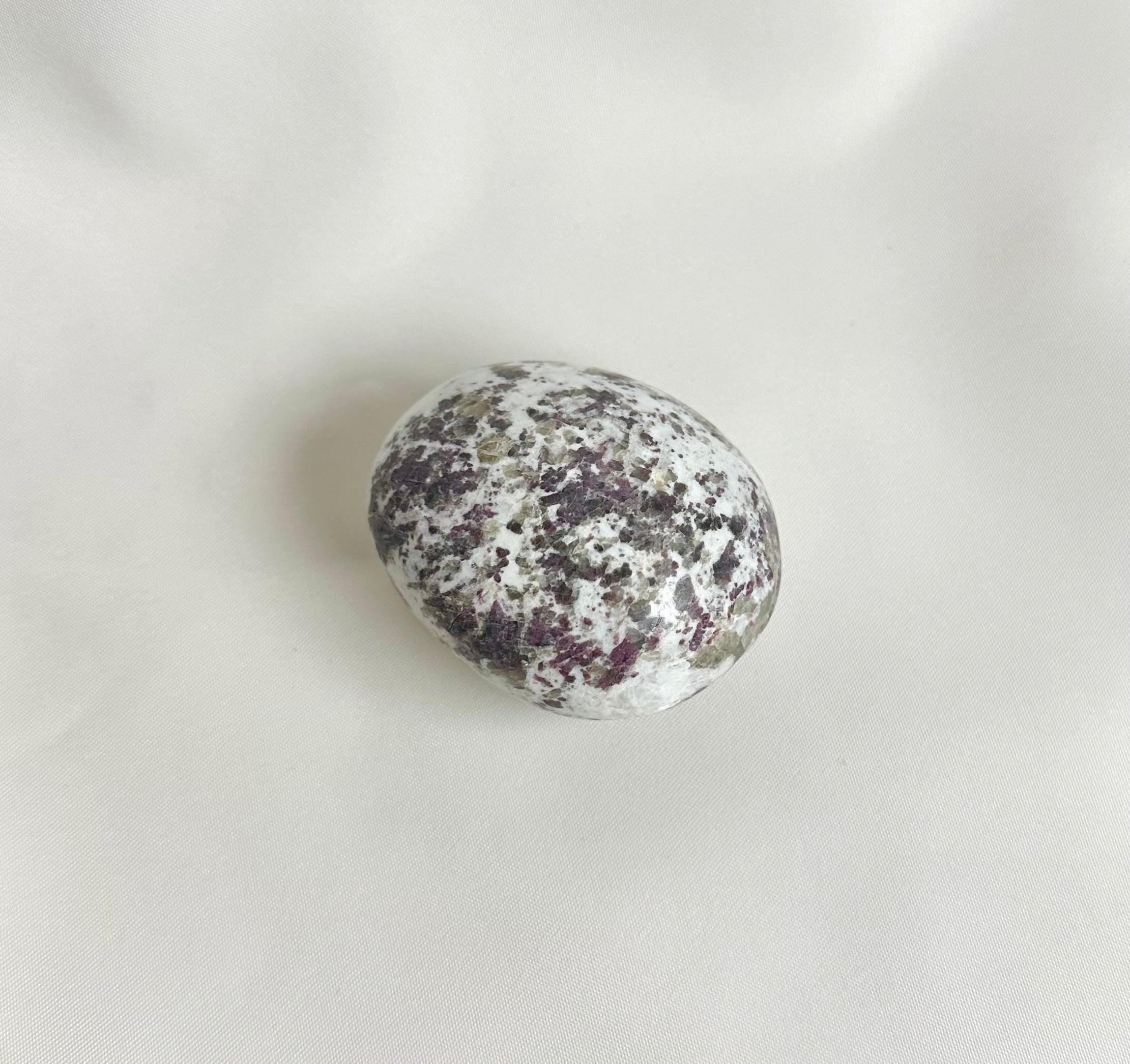 Roze Toermalijn In Albiet Handsteen