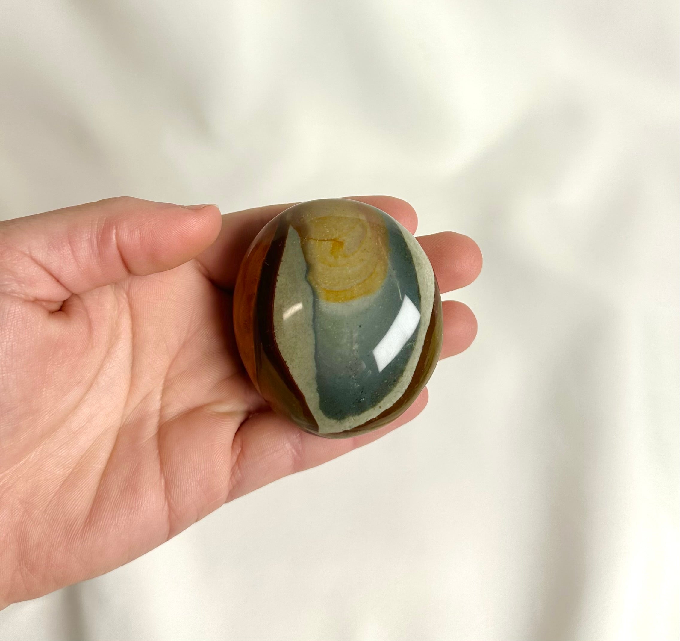 Polychroom Jaspis Handsteen