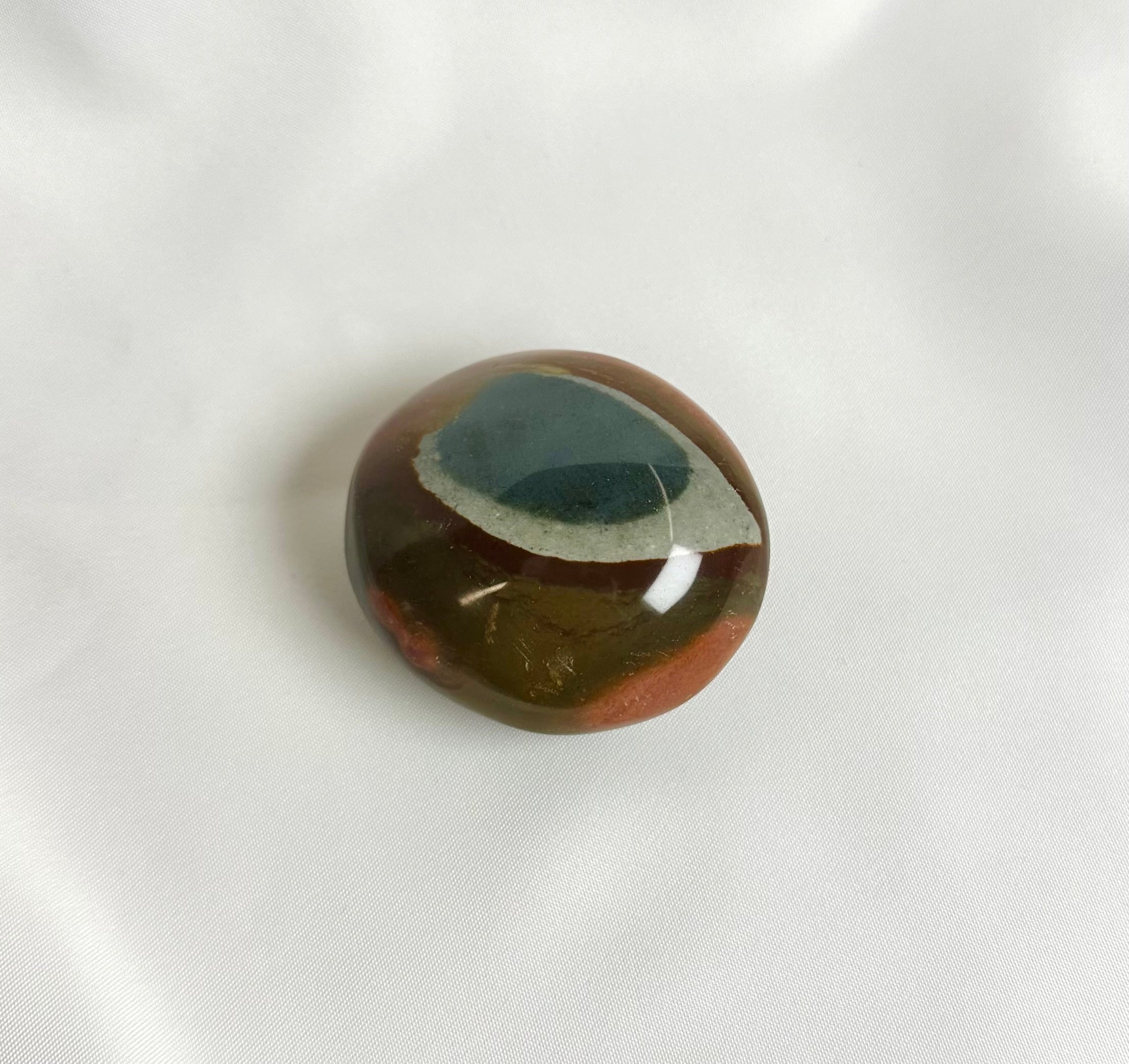 Polychroom Jaspis Handsteen