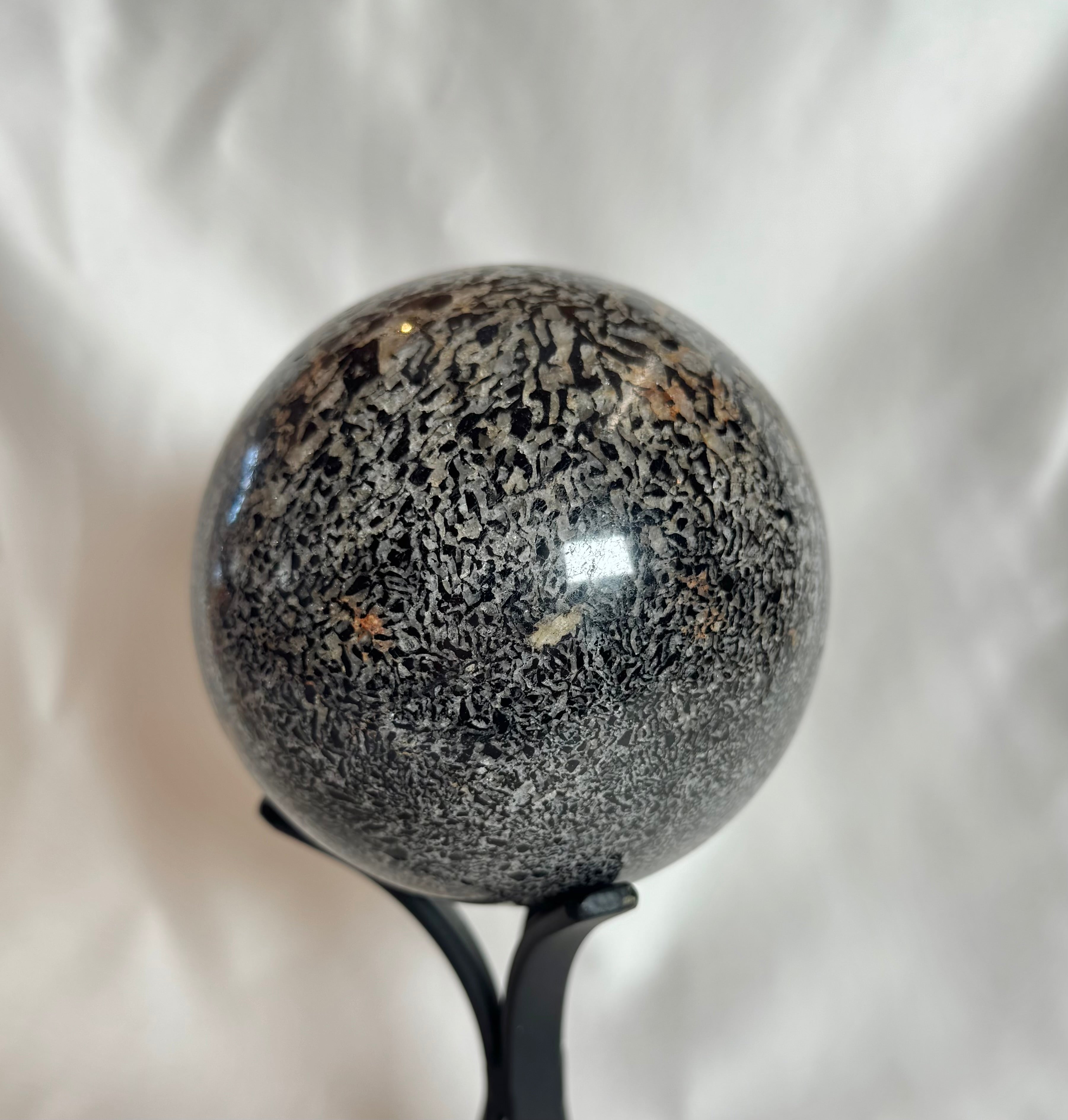 Toermalijn in Kwarts Bol + Standaard Nr. 422