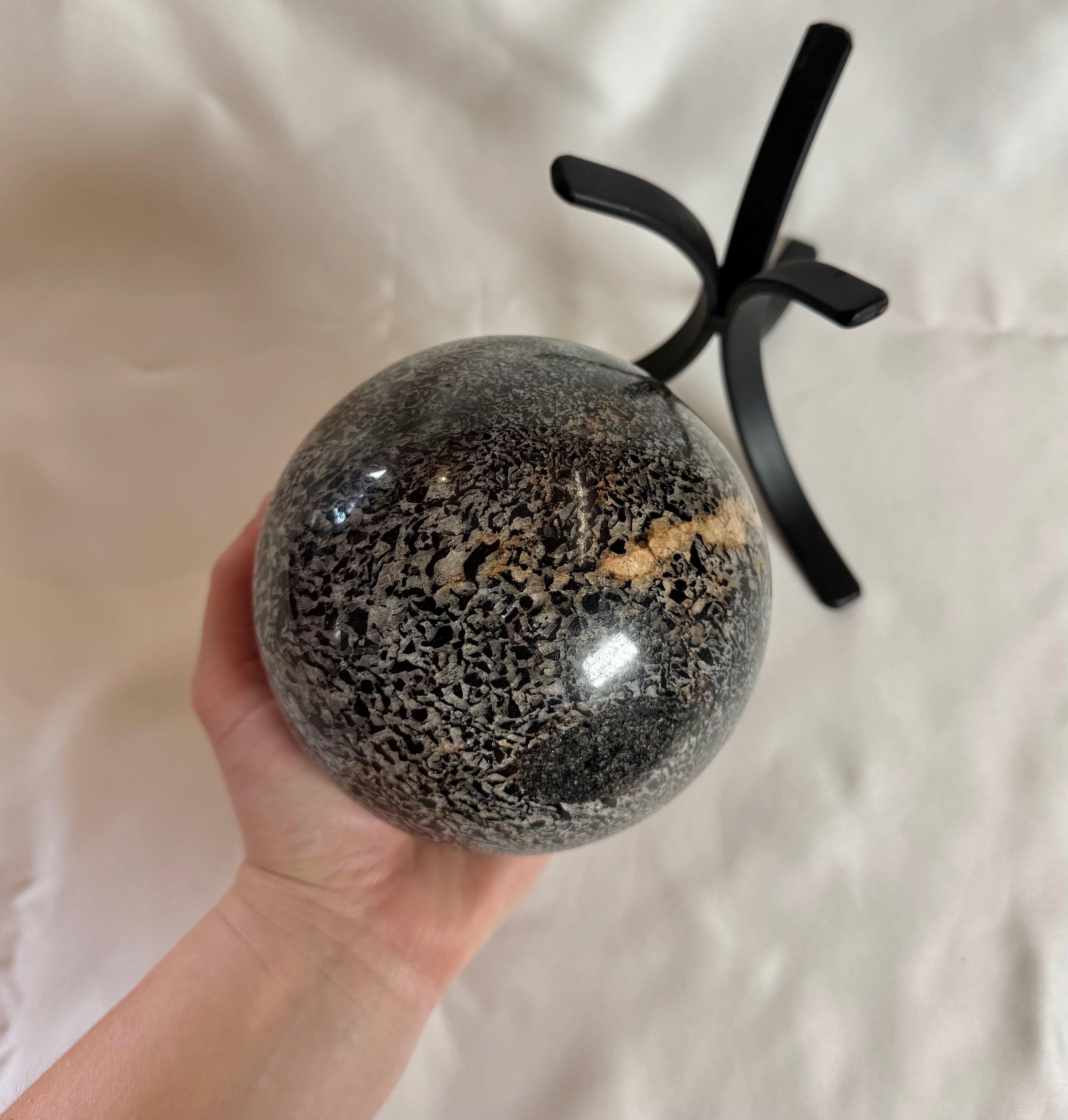 Toermalijn in Kwarts Bol + Standaard Nr. 422