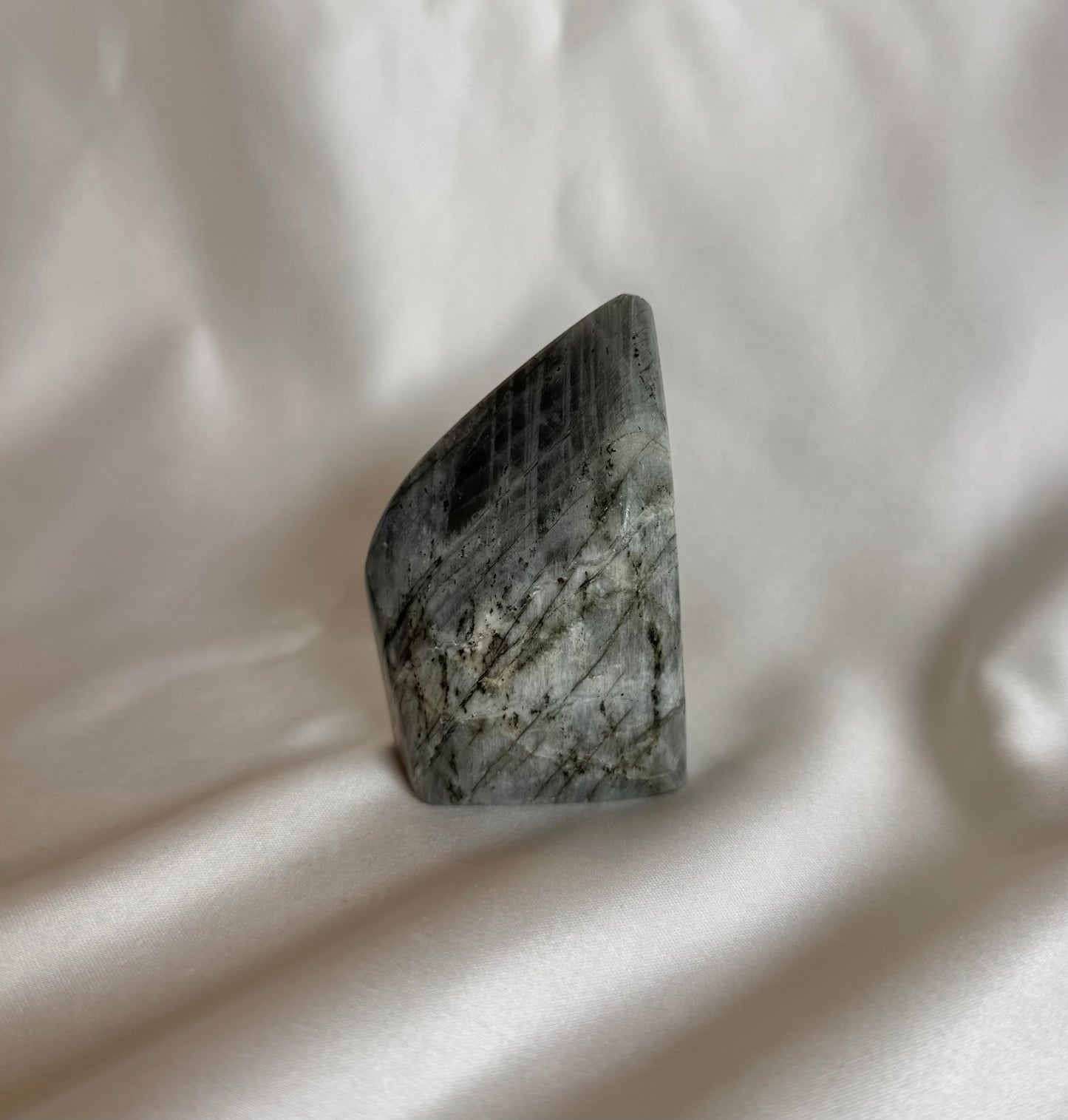 Paarse Labradoriet Sculptuur Nr. 442