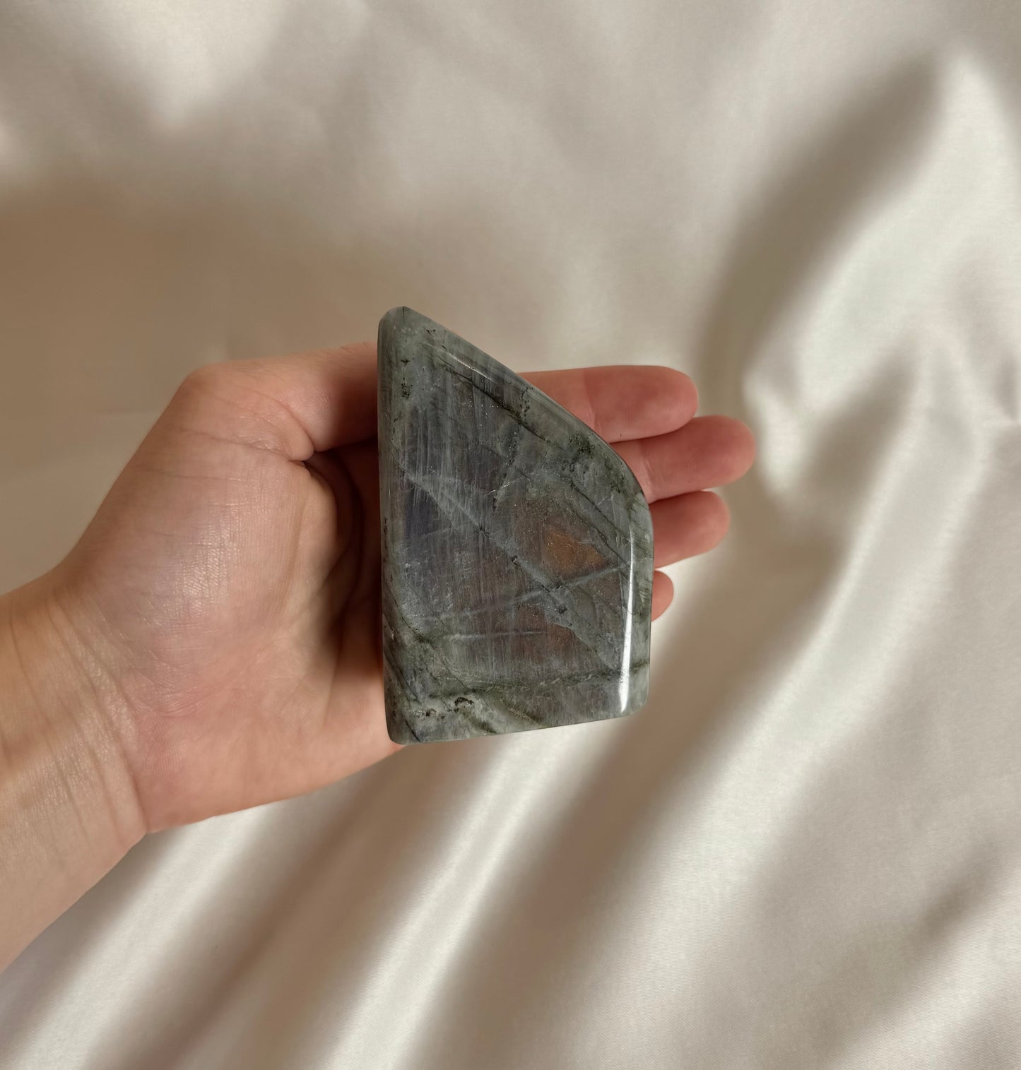 Paarse Labradoriet Sculptuur Nr. 442