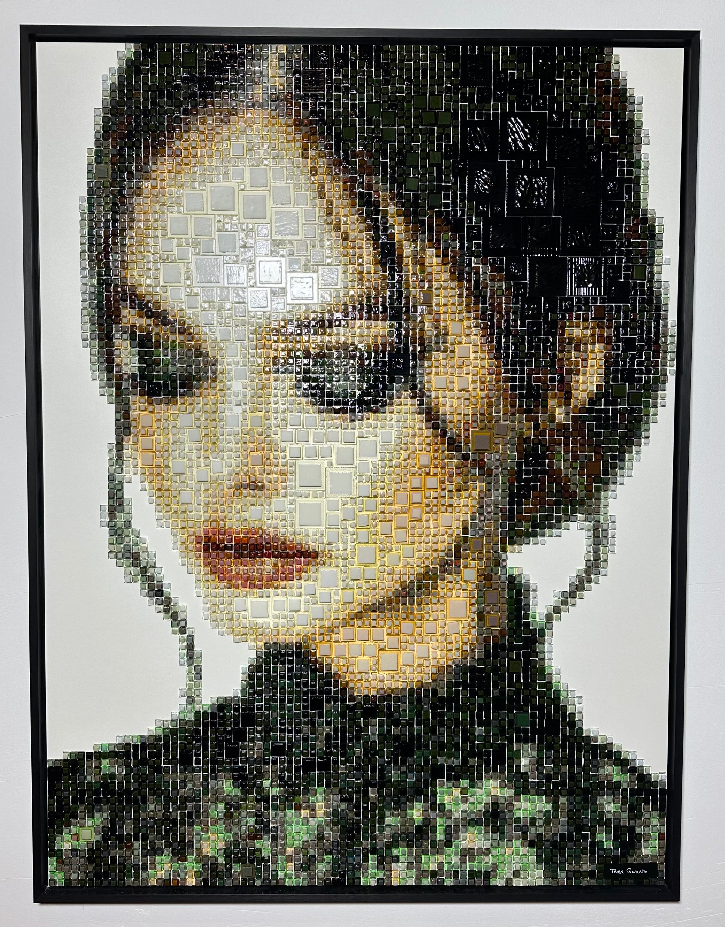 ‘SIA’ Tessa Qwartz