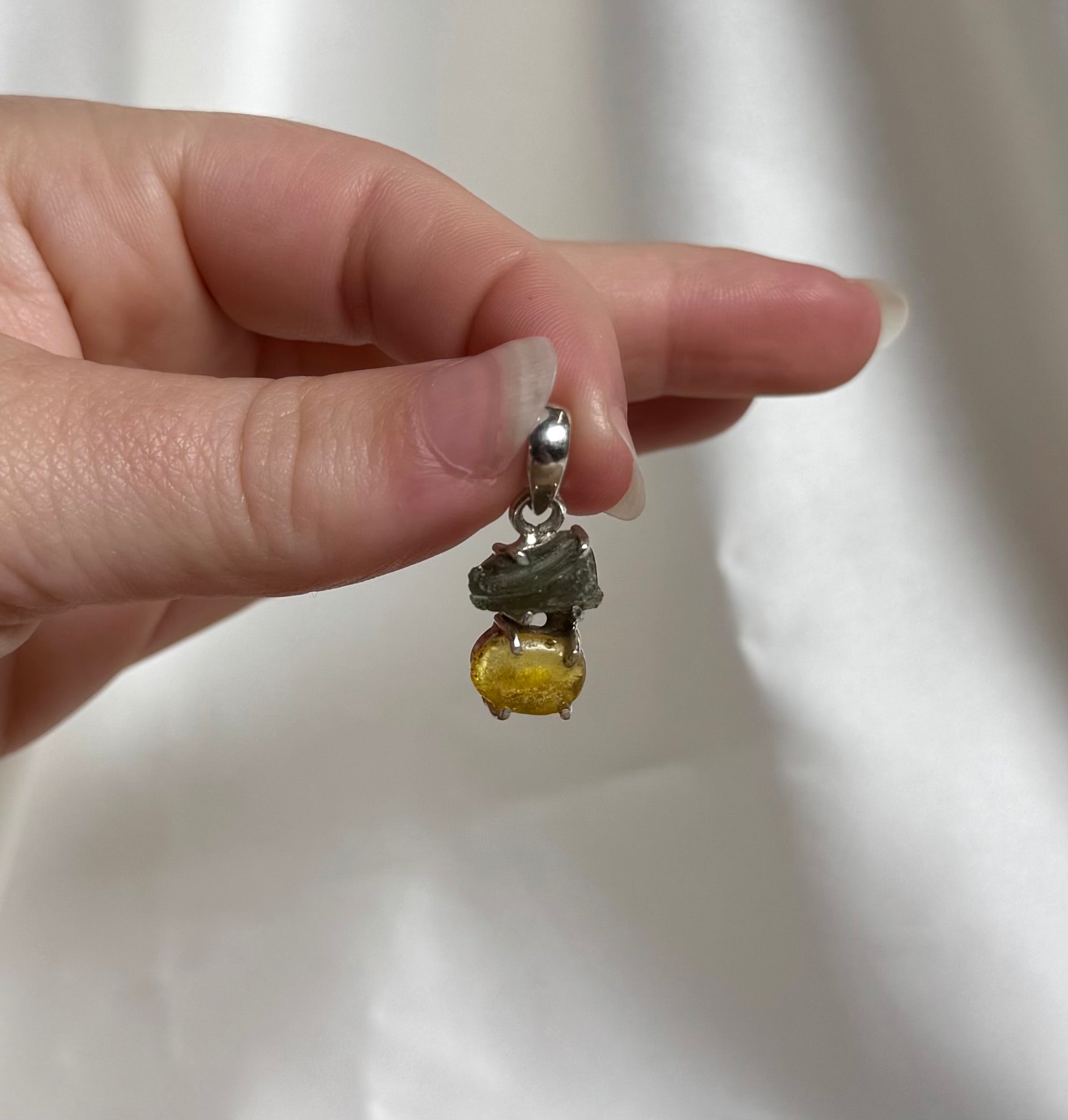 Moldaviet en Amber Hanger 925 Zilver A7