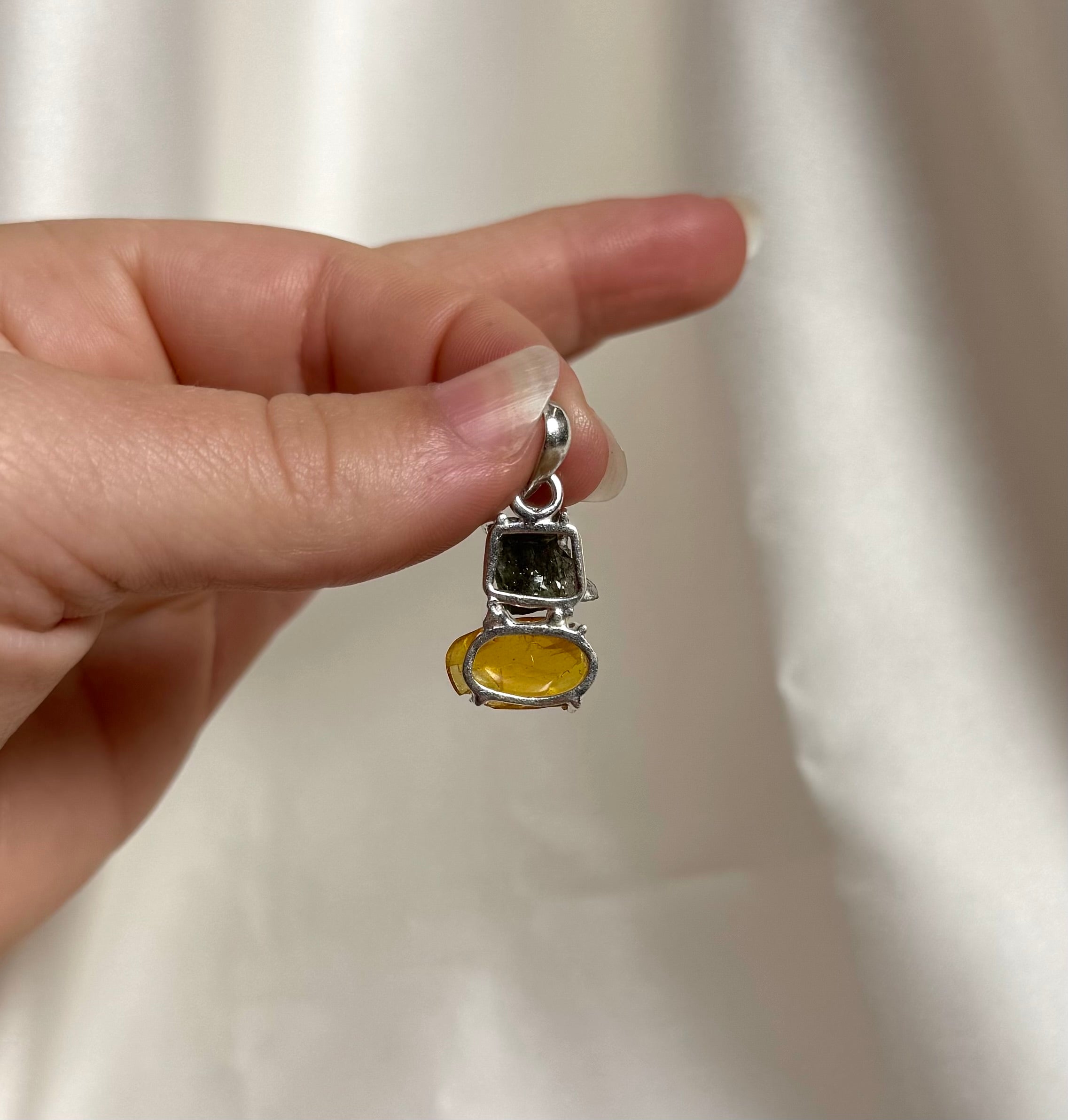 Moldaviet en Amber Hanger 925 Zilver A10