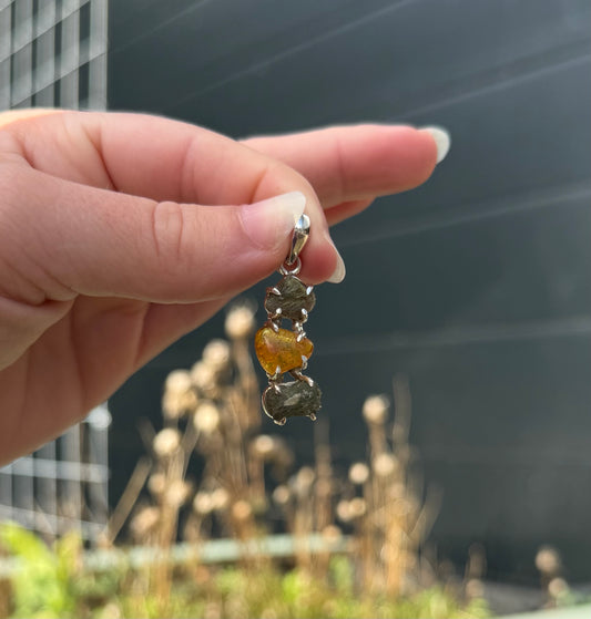 Moldaviet Dubbel en Amber Hanger 925 Zilver A12