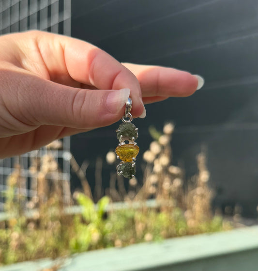 Moldaviet Dubbel en Amber Hanger 925 Zilver A14