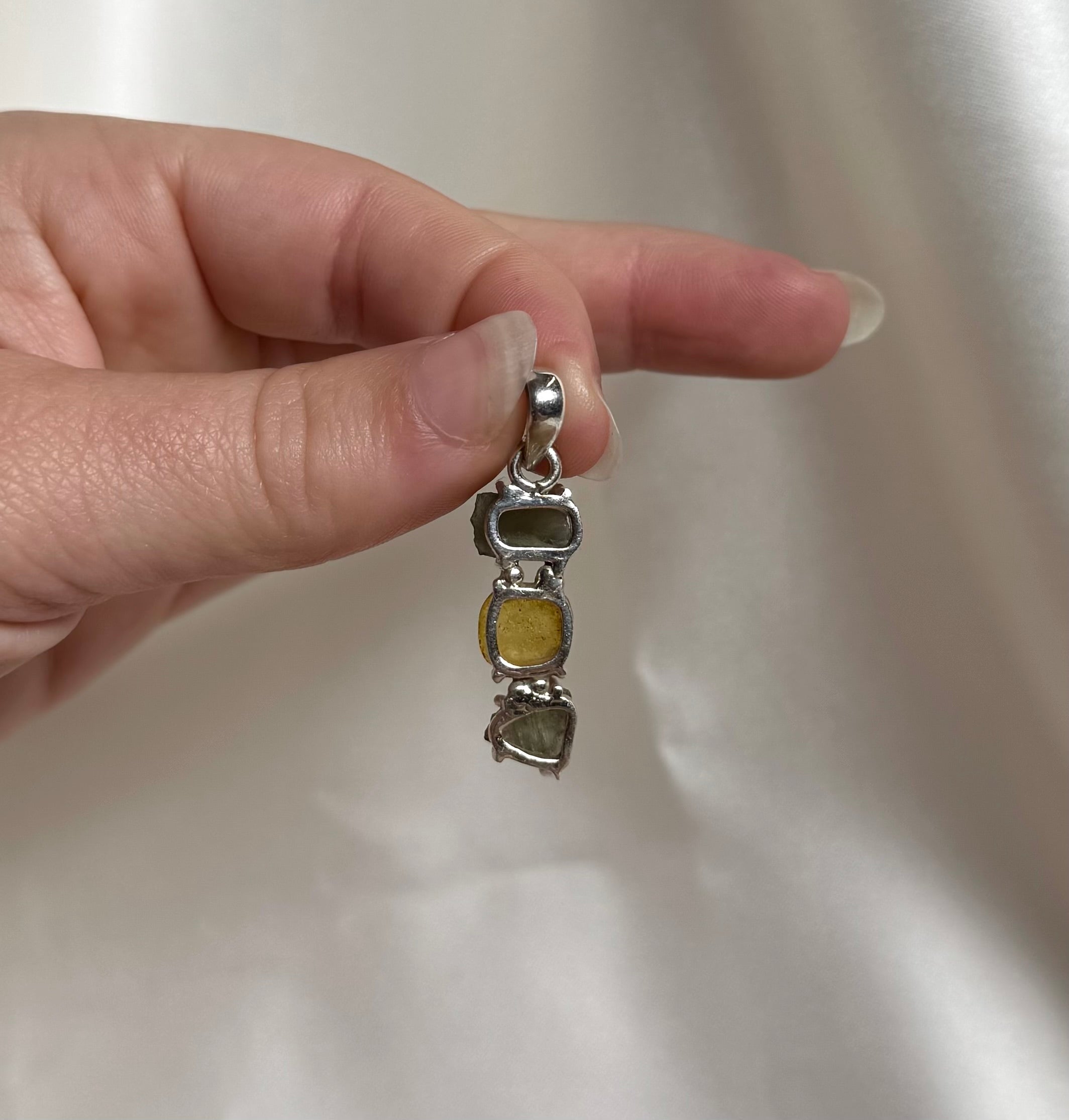 Moldaviet Dubbel en Amber Hanger 925 Zilver A15