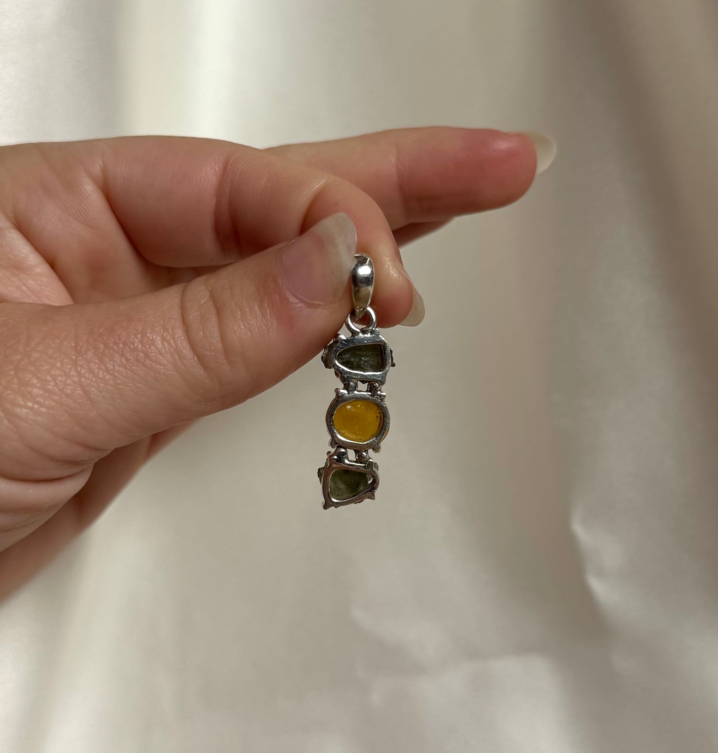 Moldaviet Dubbel en Amber Hanger 925 Zilver A16