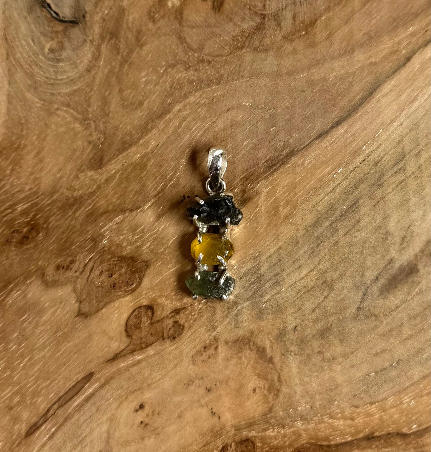 Moldaviet Dubbel en Amber Hanger 925 Zilver A17